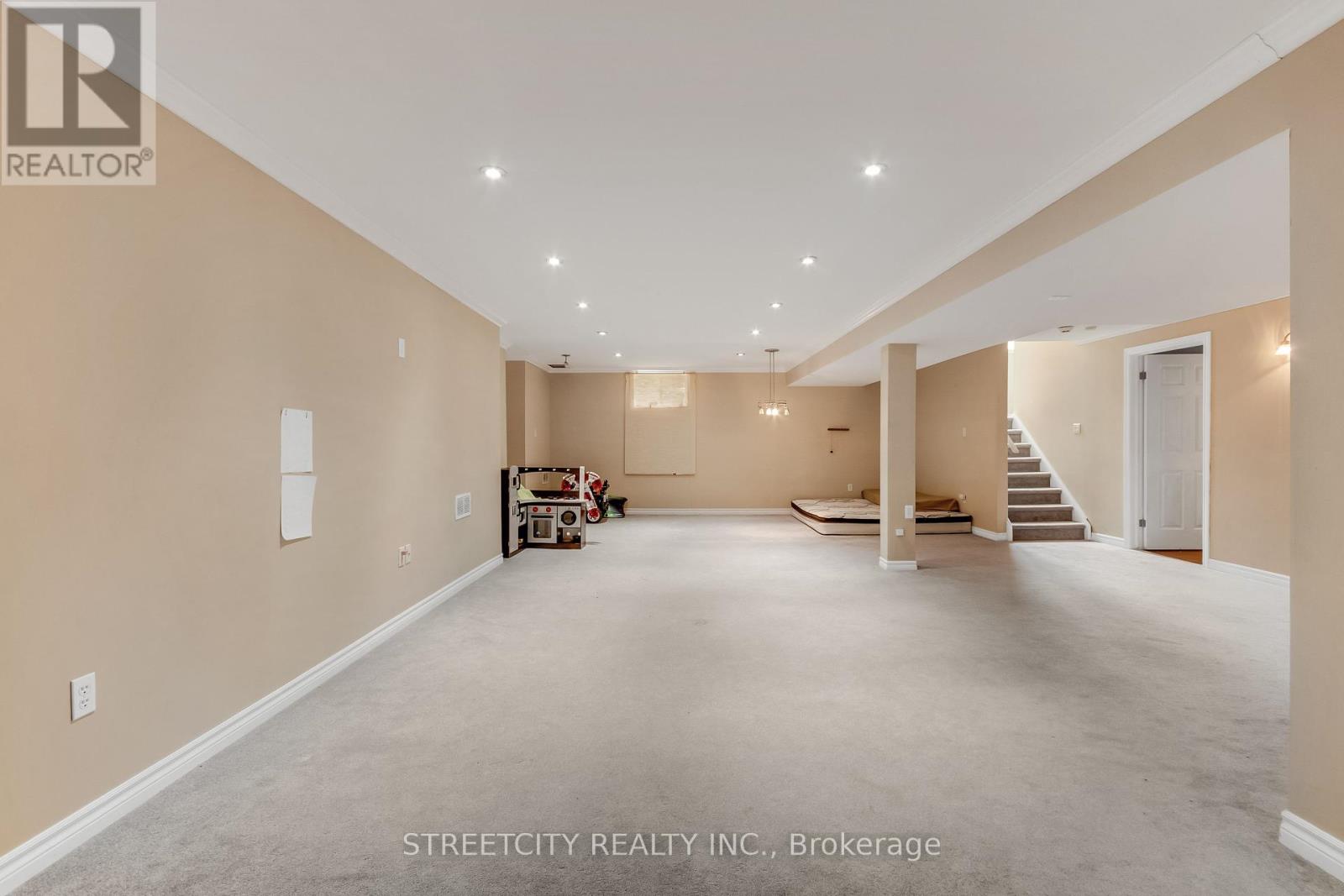 357 South Carriage Way, London North, Ontario  N6G 0B2 - Photo 28 - X12328339