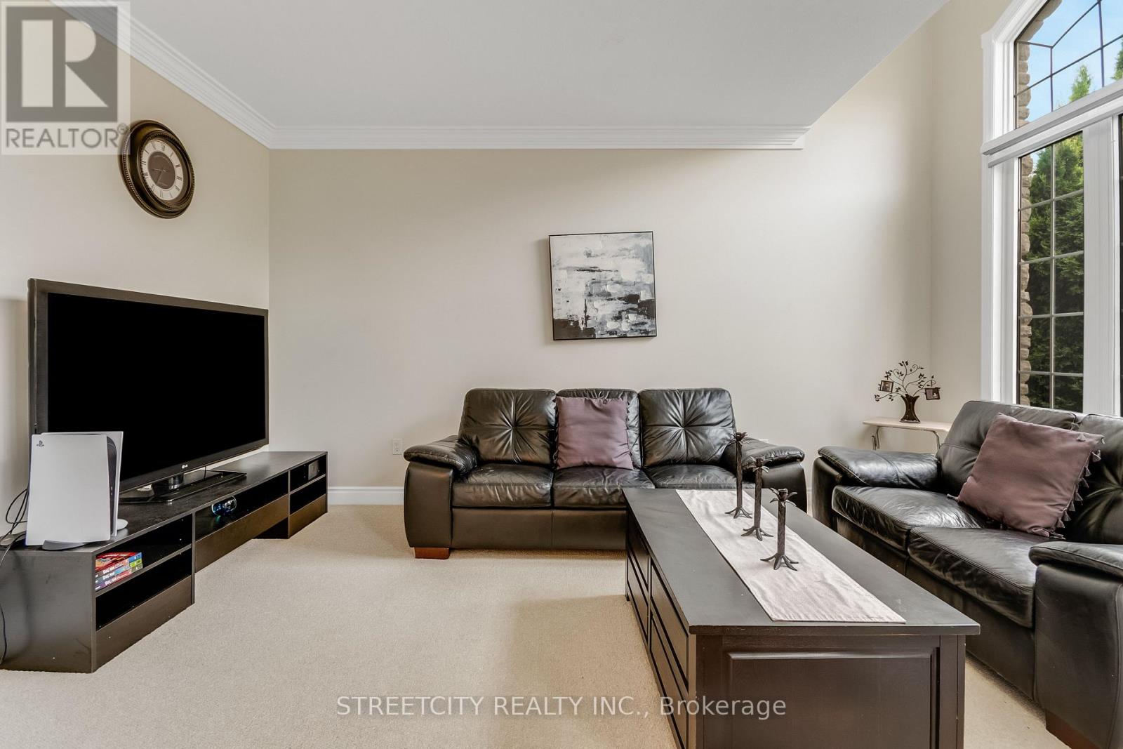 357 South Carriage Way, London North, Ontario  N6G 0B2 - Photo 4 - X12328339
