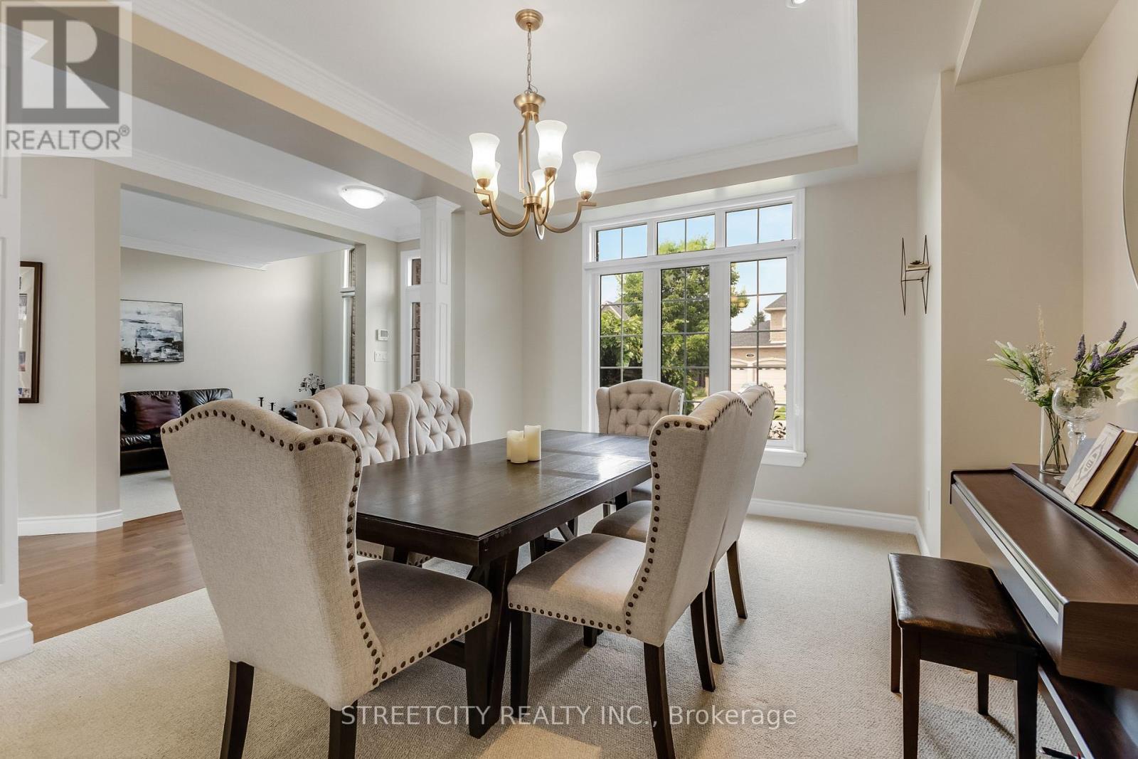 357 South Carriage Way, London North, Ontario  N6G 0B2 - Photo 6 - X12328339