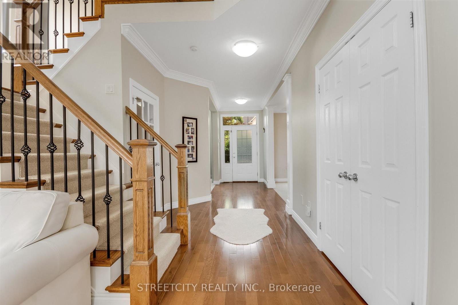 357 South Carriage Way, London North, Ontario  N6G 0B2 - Photo 7 - X12328339