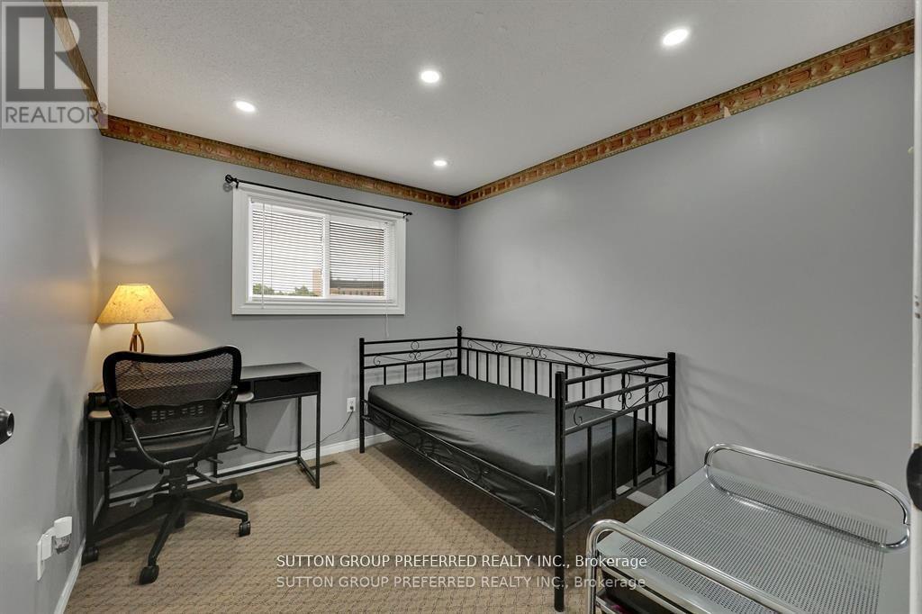 71 - 320 Westminster Avenue, London South, Ontario  N6C 5H5 - Photo 23 - X12328469