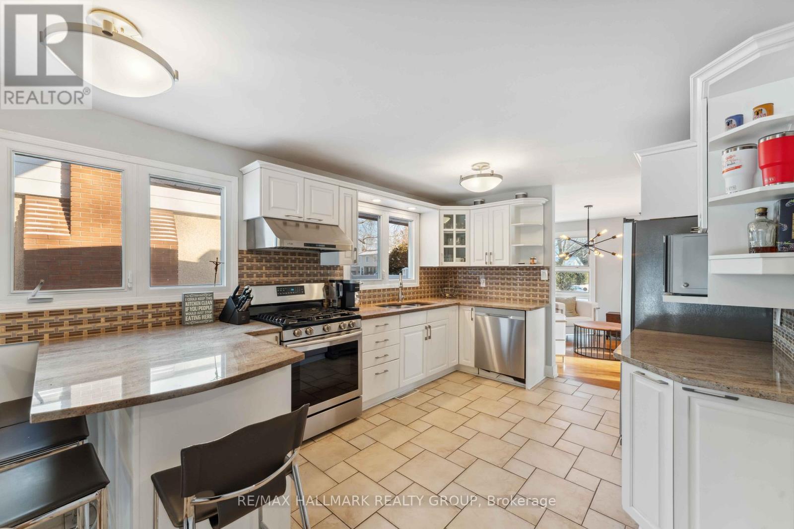 2425 Ogilvie Road, Ottawa, Ontario  K1J 7N3 - Photo 10 - X12328317