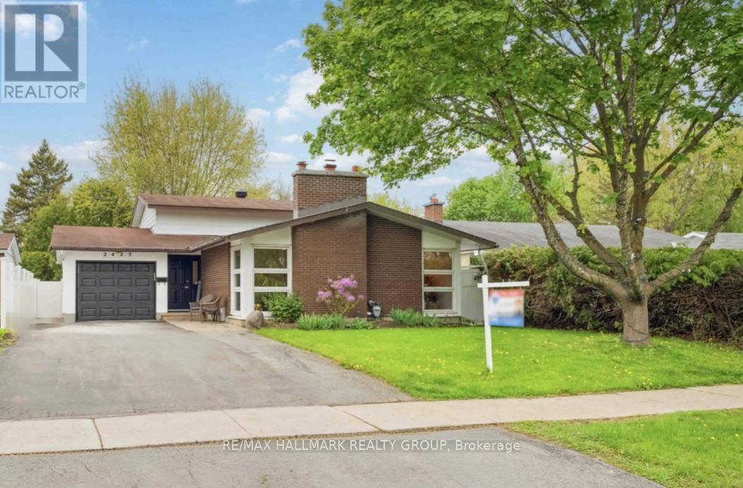 2425 Ogilvie Road, Ottawa, Ontario  K1J 7N3 - Photo 2 - X12328317