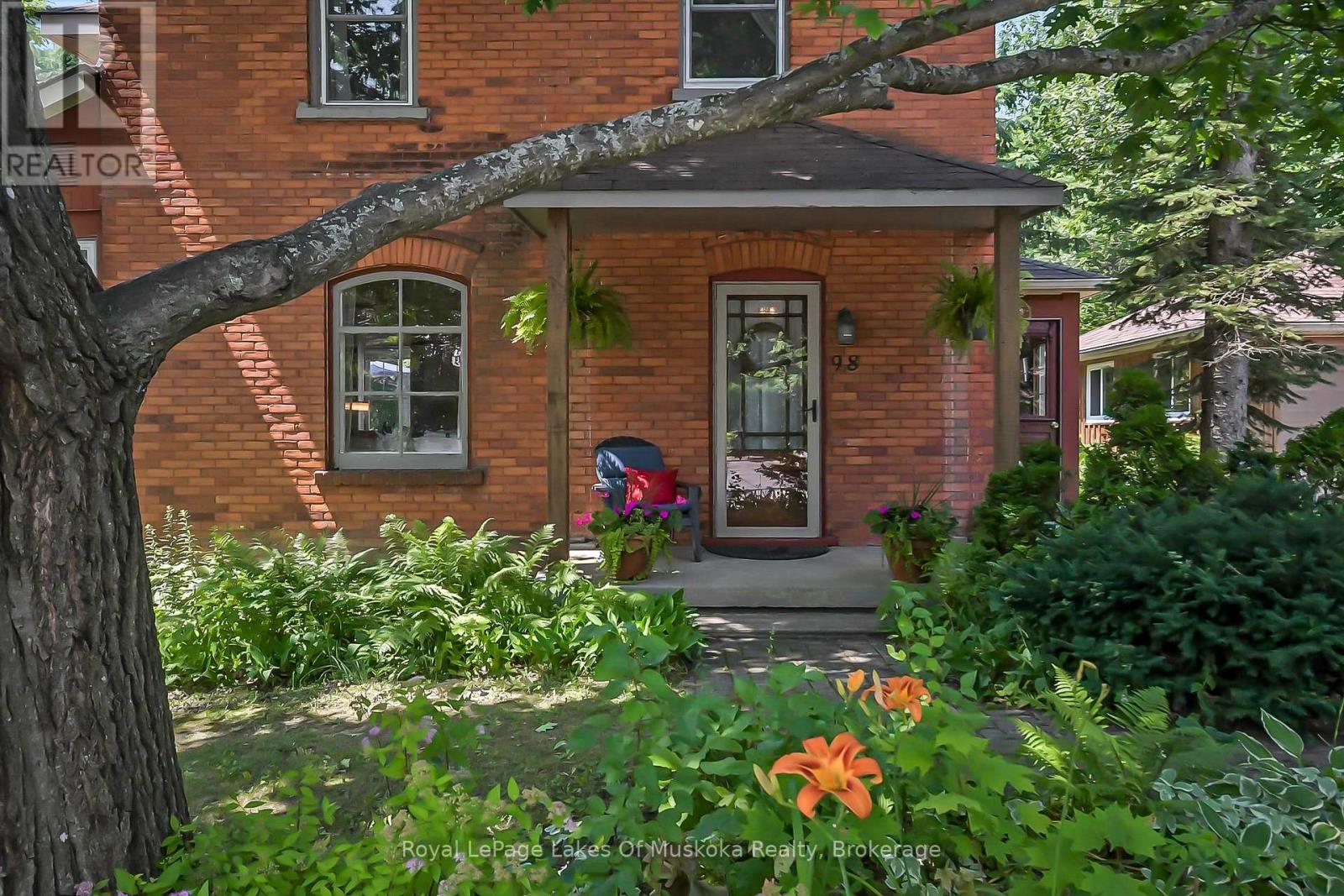 Property at 98 MUSKOKA ROAD image 3