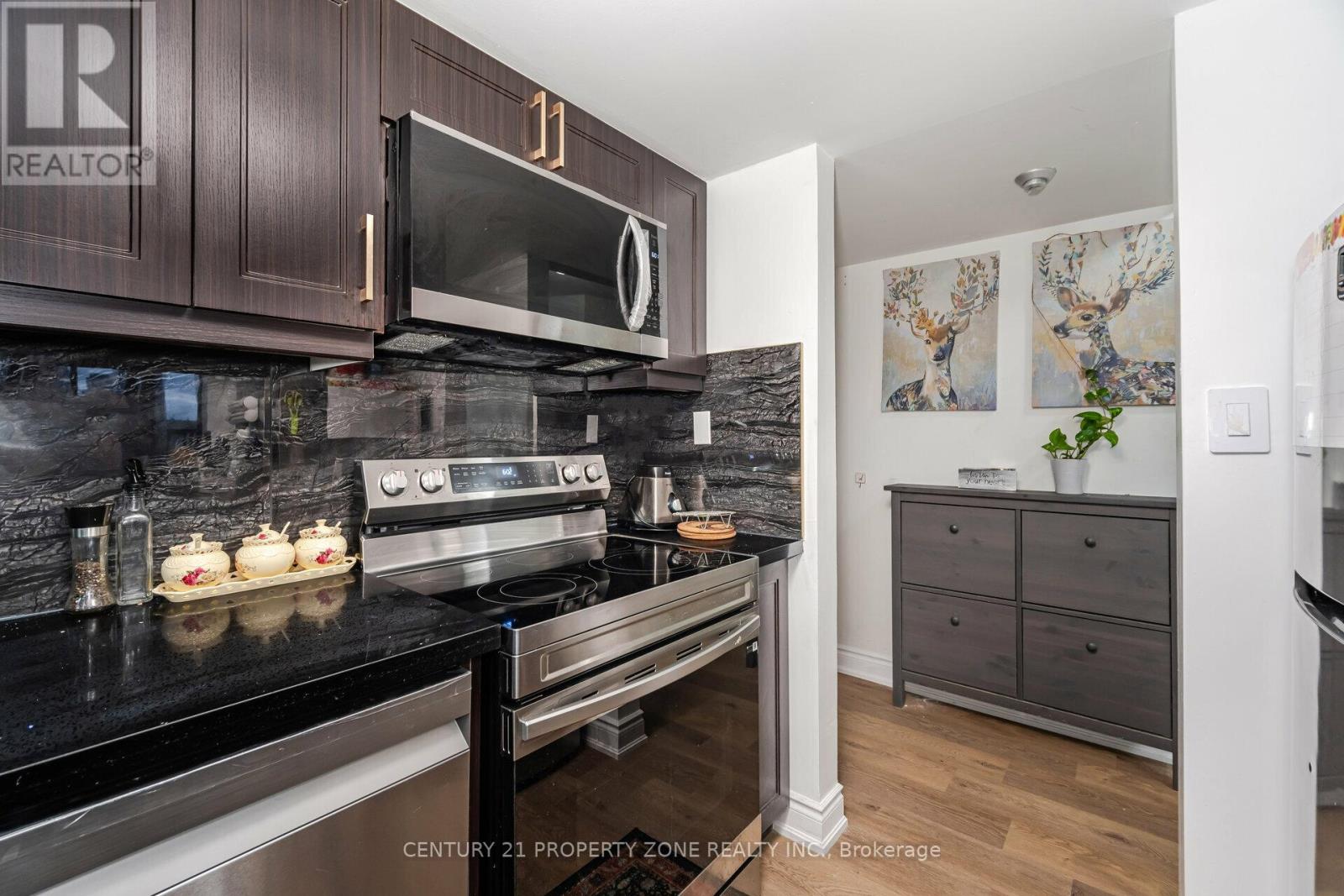 1102 - 25 Agnes Street, Mississauga, Ontario  L5B 3X7 - Photo 7 - W12328265