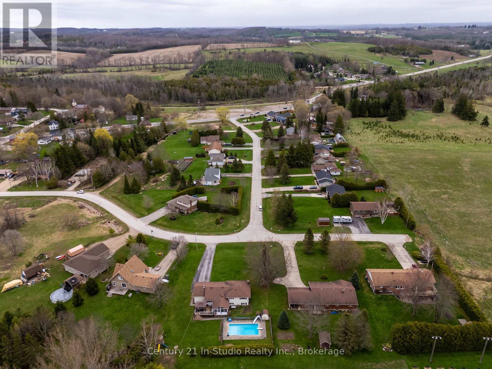 54 George Street, Chatsworth, Ontario  N0H 1G0 - Photo 11 - X12328396