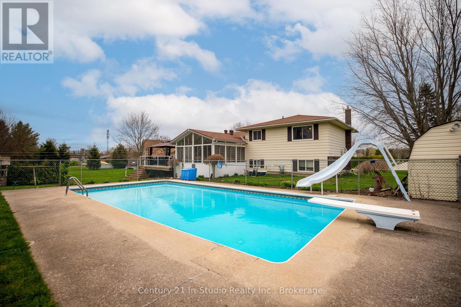54 George Street, Chatsworth, Ontario  N0H 1G0 - Photo 6 - X12328396
