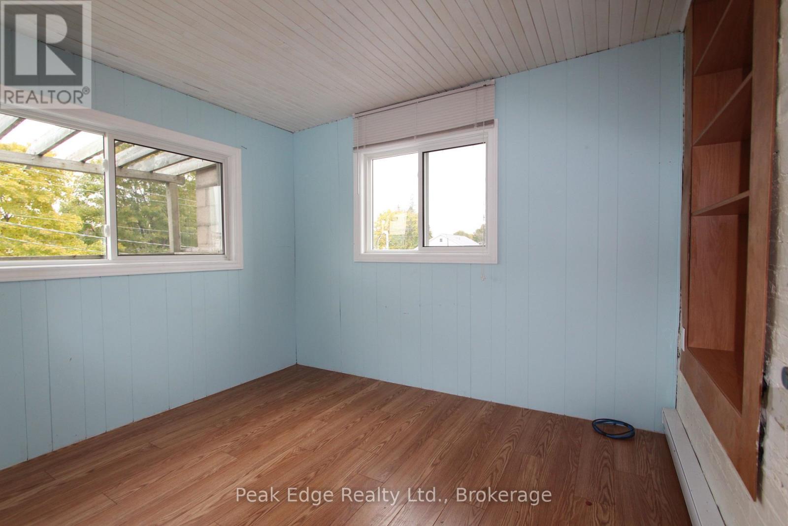 209 10th Street, Hanover, Ontario  N4N 1N8 - Photo 21 - X12328445