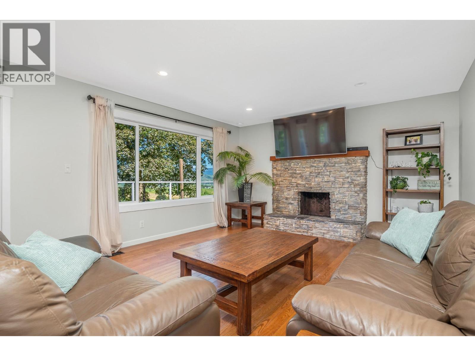 3253 Phillips Road, Vernon, British Columbia  V1B 3H6 - Photo 18 - 10357097