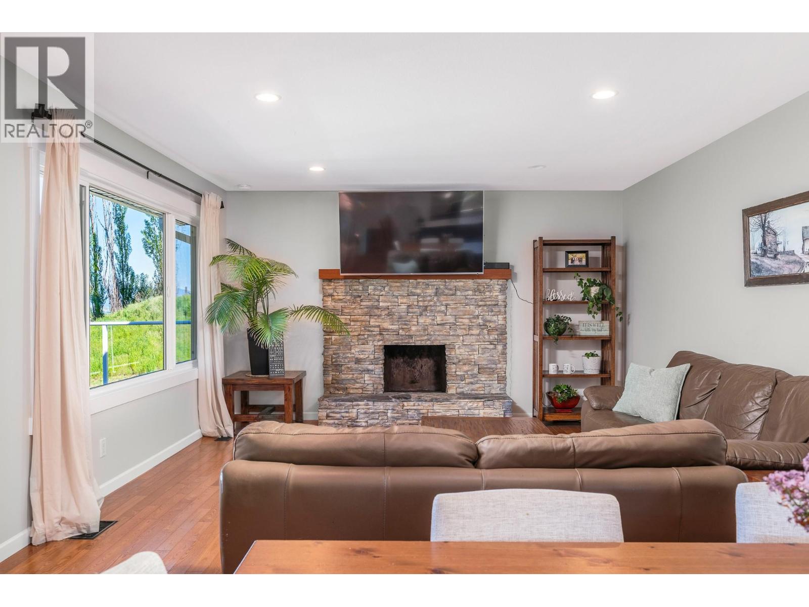 3253 Phillips Road, Vernon, British Columbia  V1B 3H6 - Photo 17 - 10357097