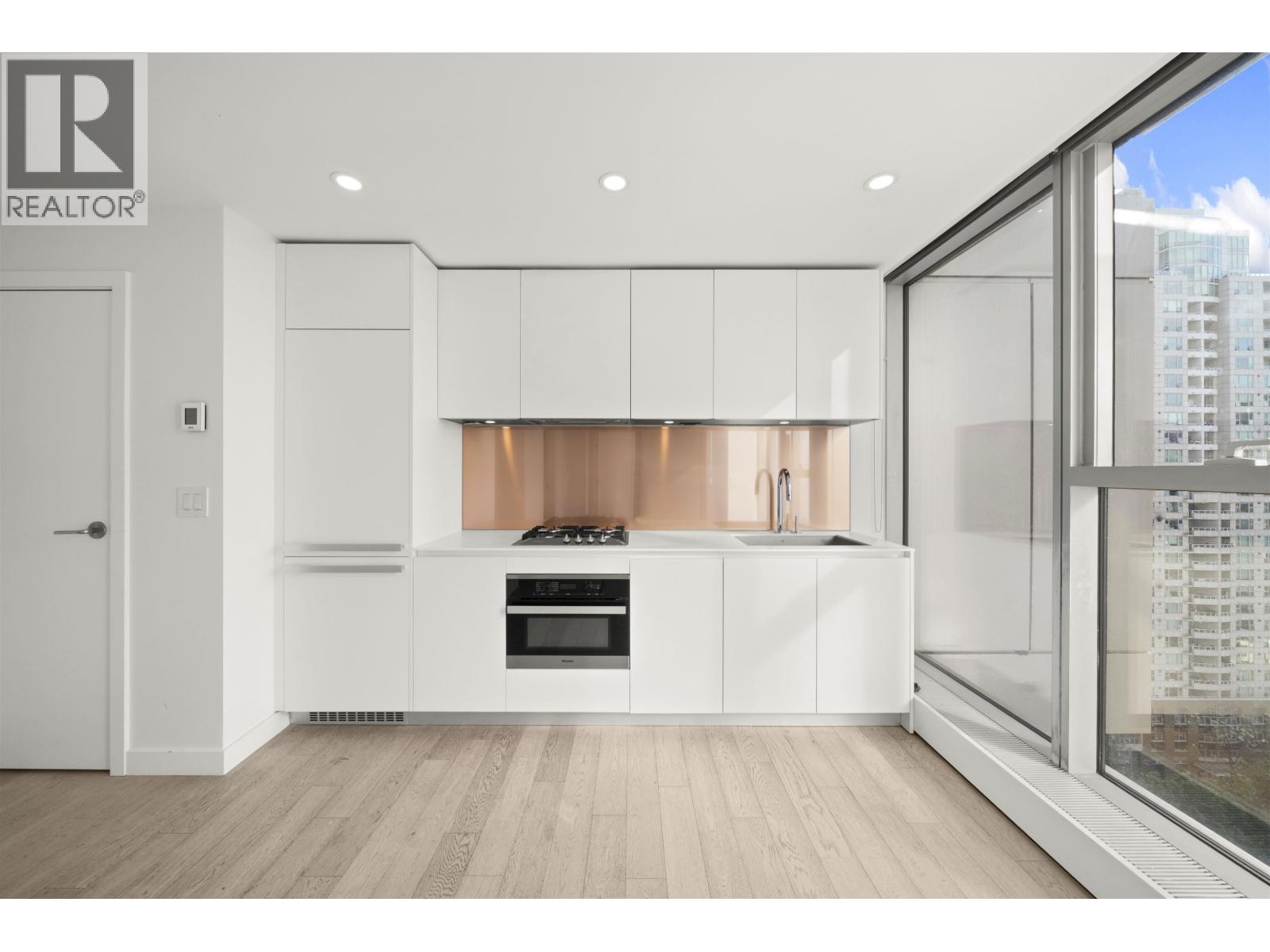 1907 1480 Howe Street, Vancouver, British Columbia  V6Z 0G5 - Photo 4 - R3034182