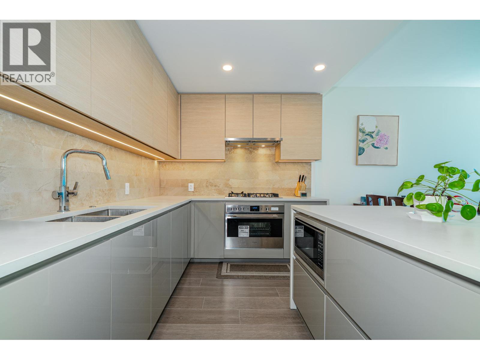 1102 4168 Lougheed Highway, Burnaby, British Columbia  V5C 0N9 - Photo 3 - R3034220