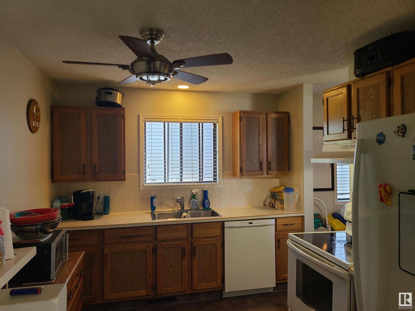 Property at 18916 86A AV NW image 4