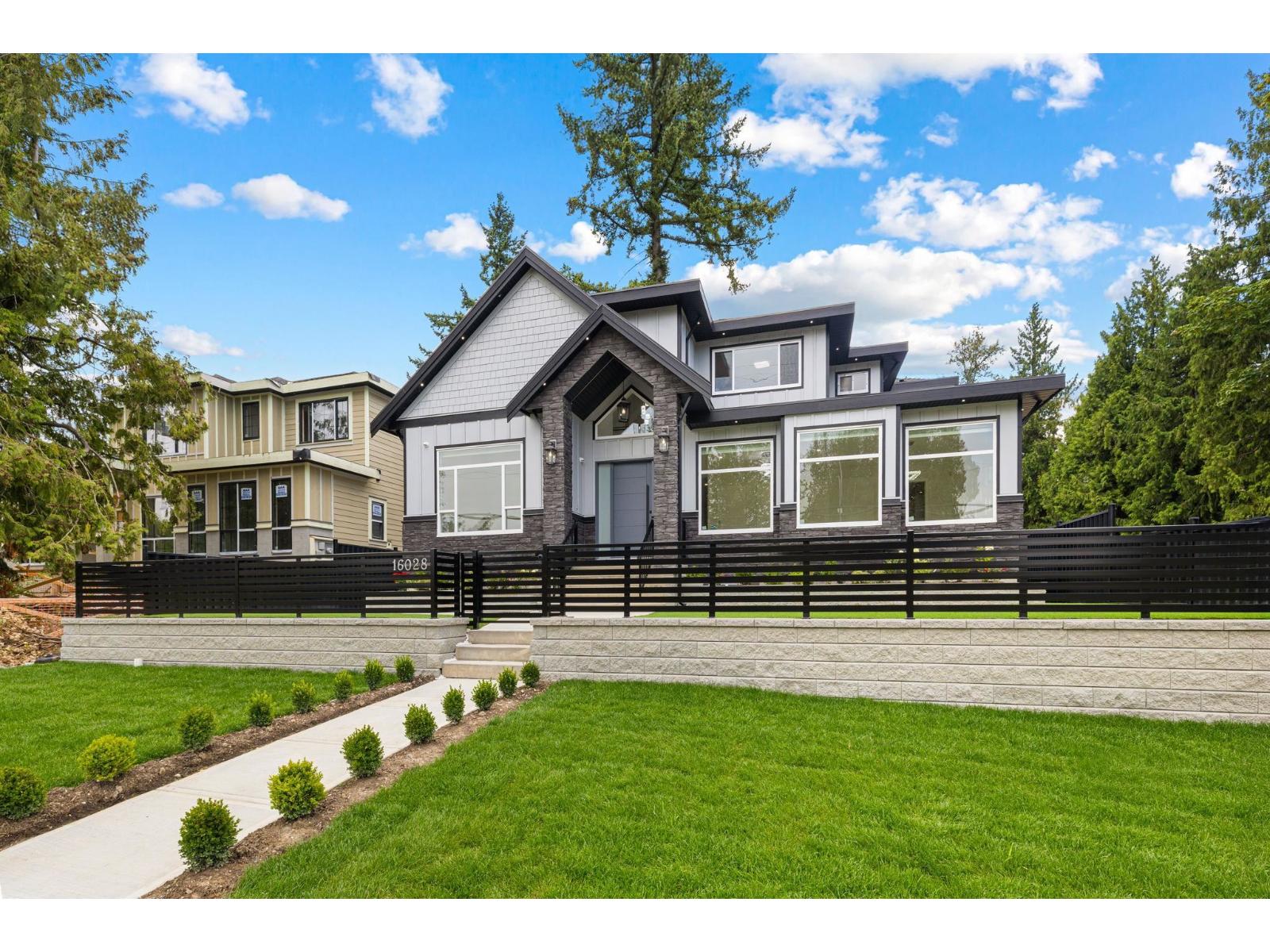 Property at 16028 103 AVENUE image 2