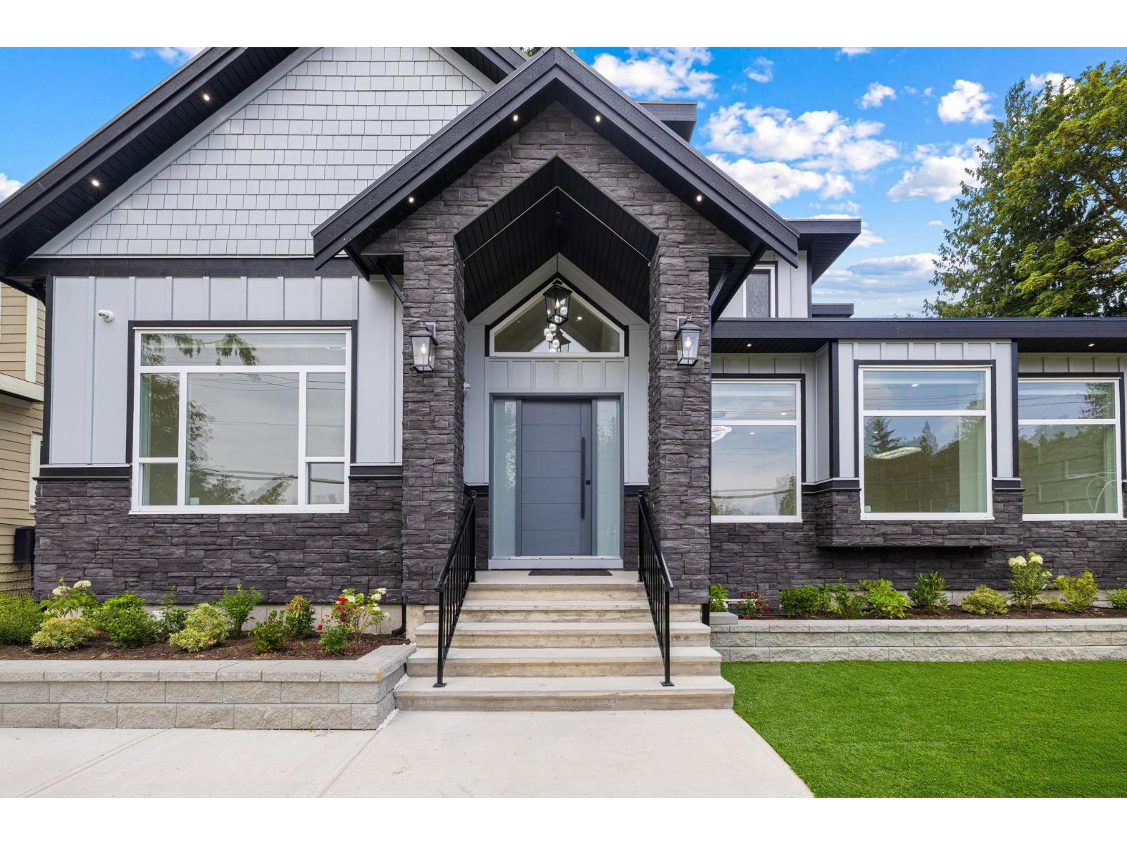 Property at 16028 103 AVENUE image 3
