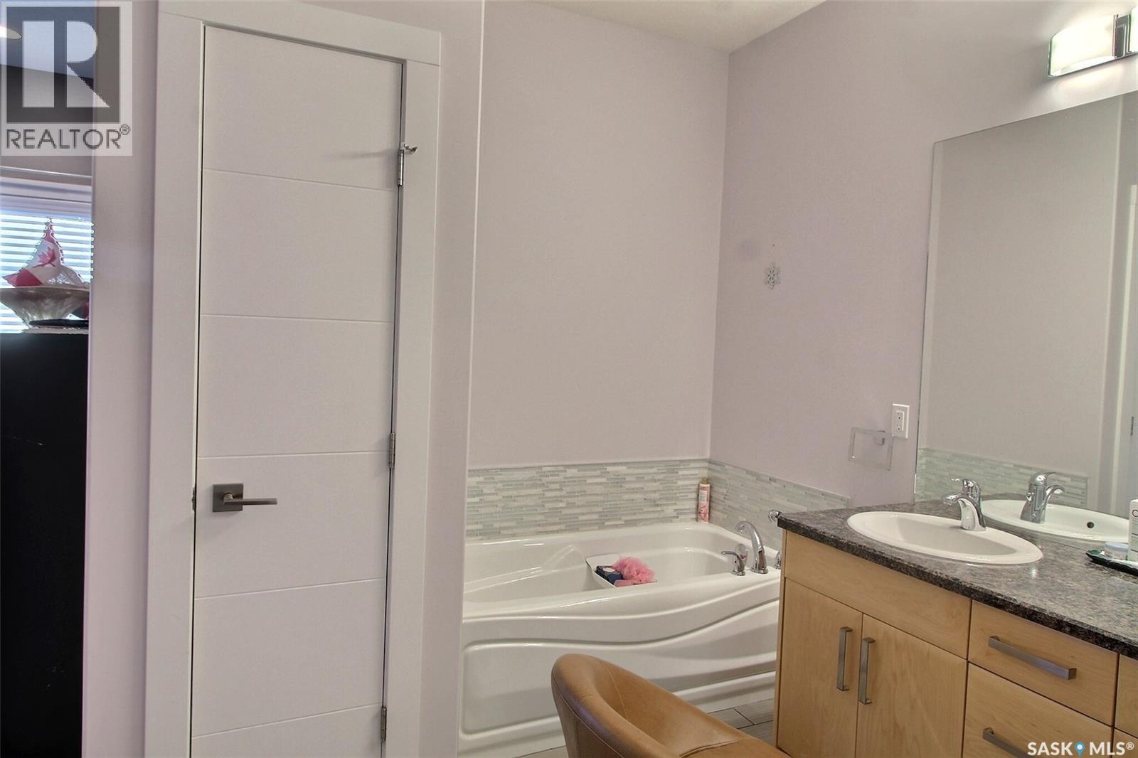 857 Madsen Place, Prince Albert, Saskatchewan  S6V 2L6 - Photo 17 - SK014838