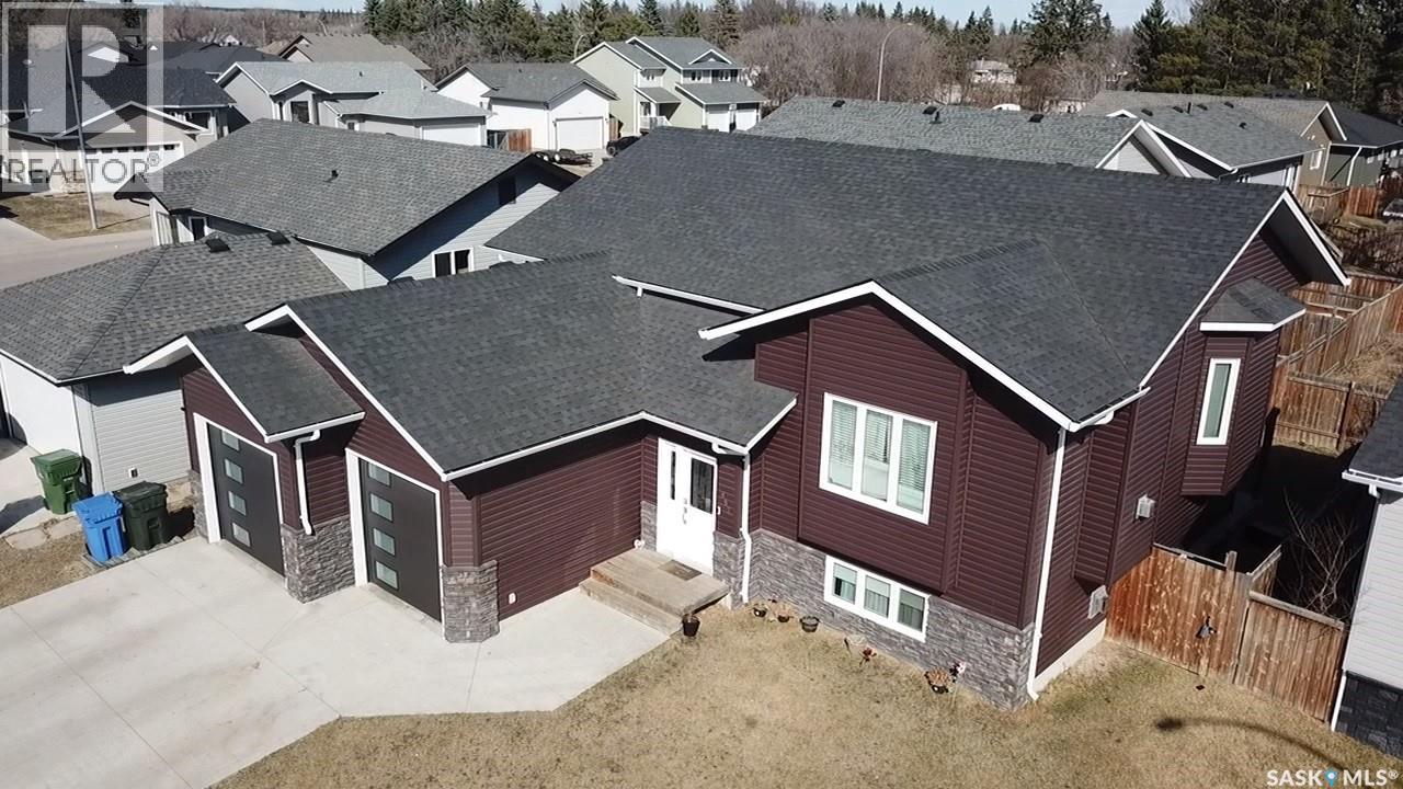 857 Madsen Place, Prince Albert, Saskatchewan  S6V 2L6 - Photo 2 - SK014838