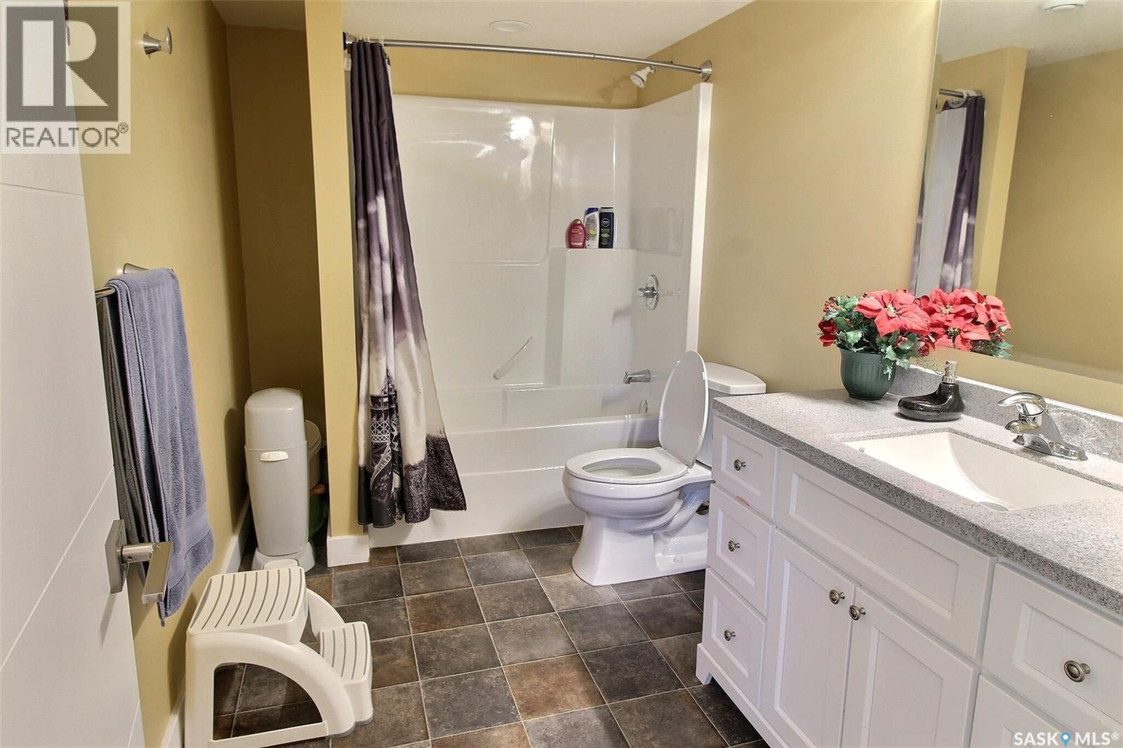 857 Madsen Place, Prince Albert, Saskatchewan  S6V 2L6 - Photo 26 - SK014838
