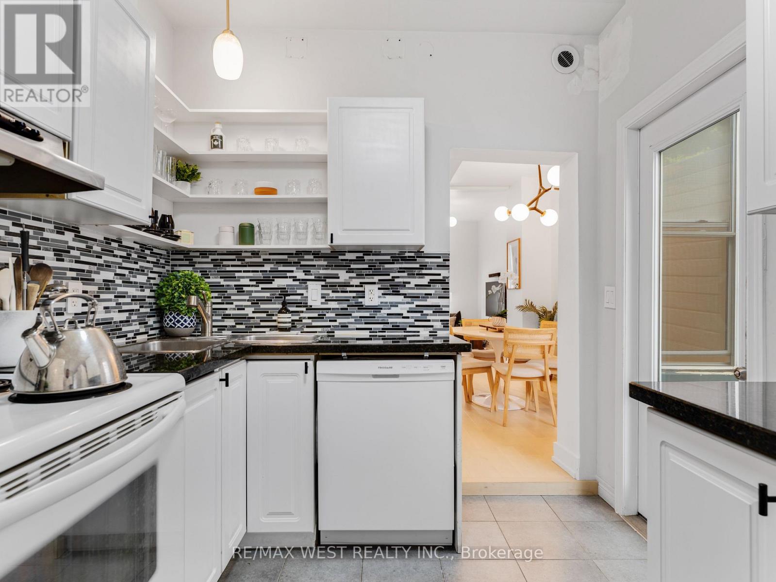 553 King Street E, Toronto, Ontario  M5A 1M5 - Photo 16 - C12328344