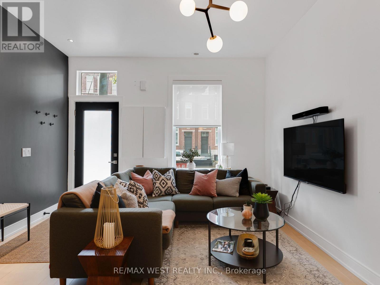 Property at 553 KING STREET E image 4