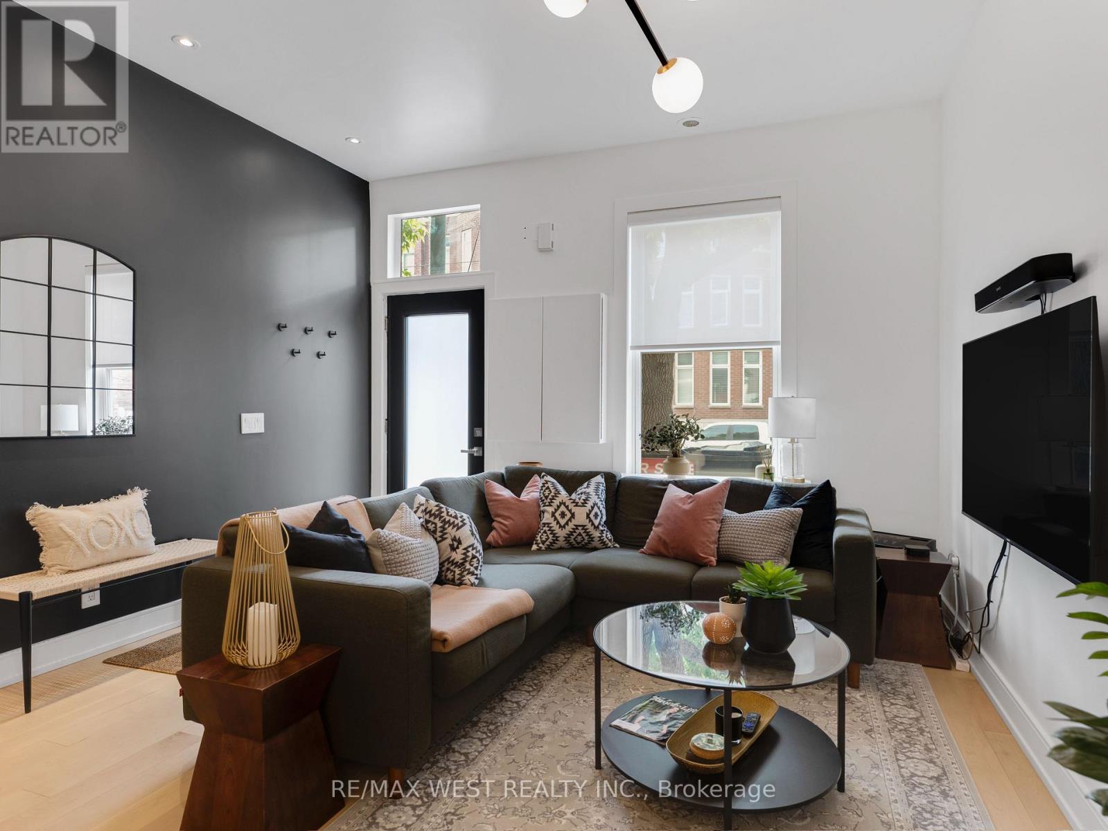 Property at 553 KING STREET E image 5