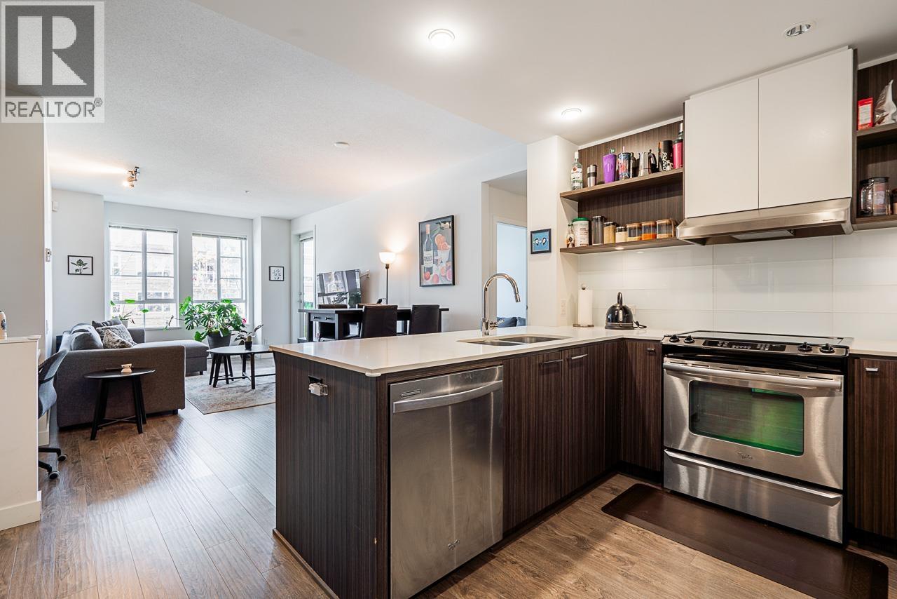 303 545 Foster Avenue, Coquitlam, British Columbia  V3J 0B3 - Photo 3 - R3034343
