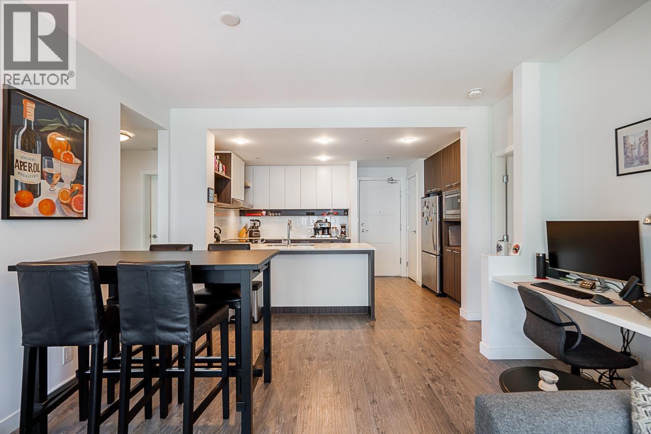 303 545 Foster Avenue, Coquitlam, British Columbia  V3J 0B3 - Photo 8 - R3034343