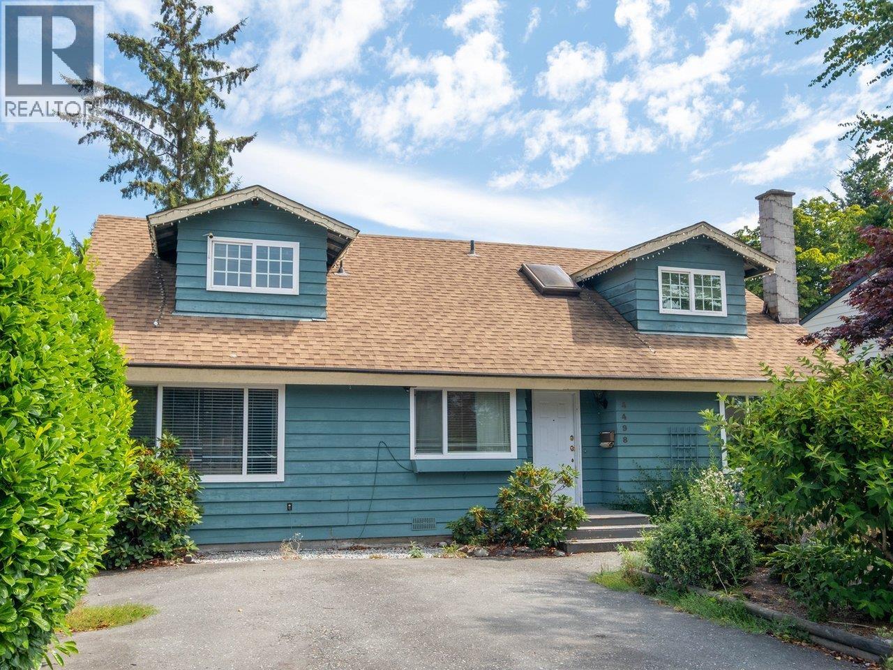 Property at 4498 46B STREET image 2