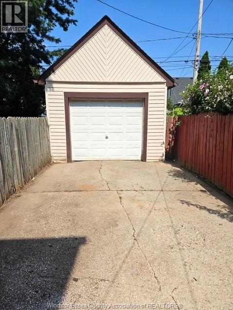 Property at 2282 CHILVER image 4