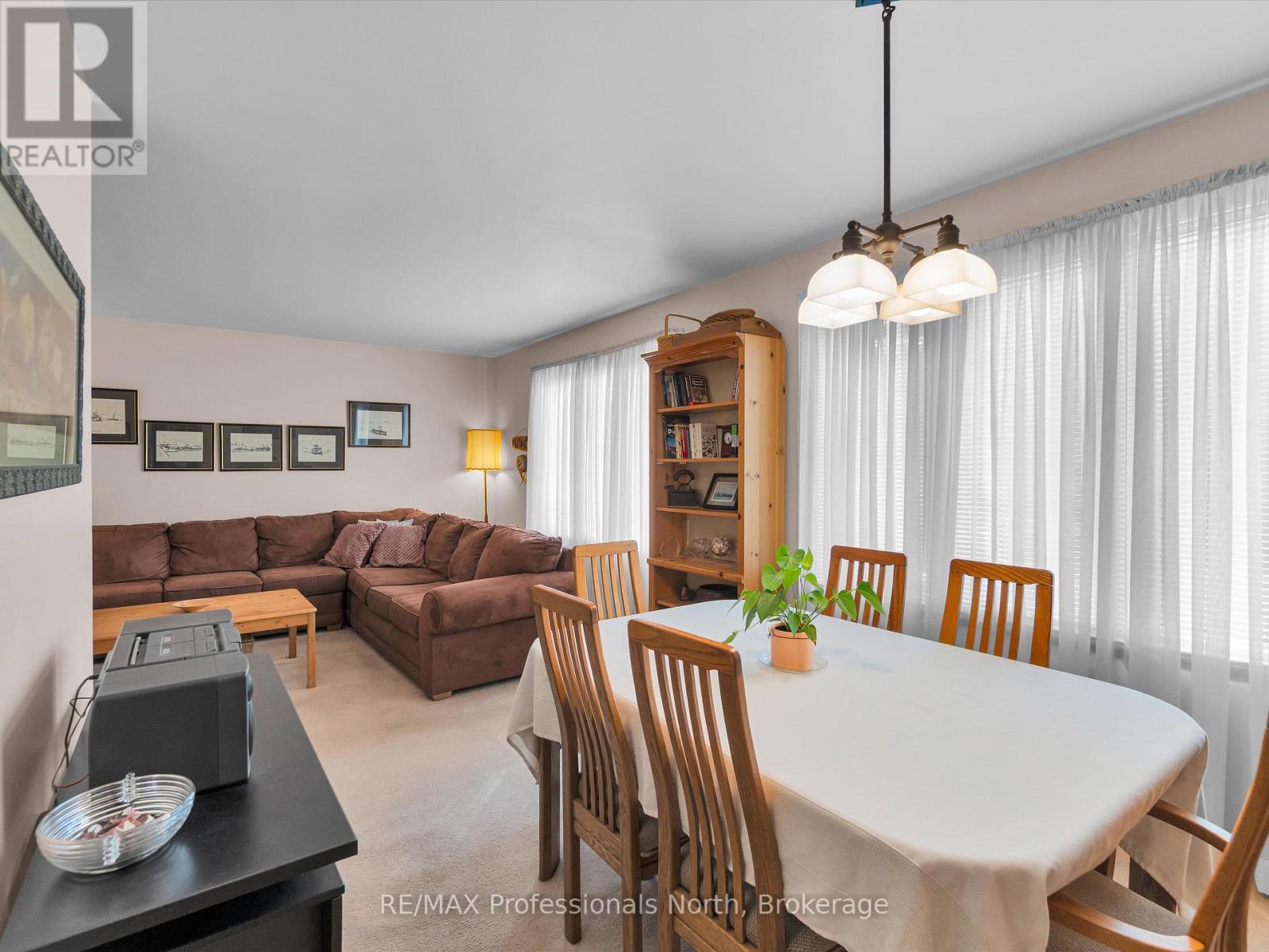 14 Duke Street, Muskoka Lakes, Ontario  P0B 1J0 - Photo 13 - X12328502