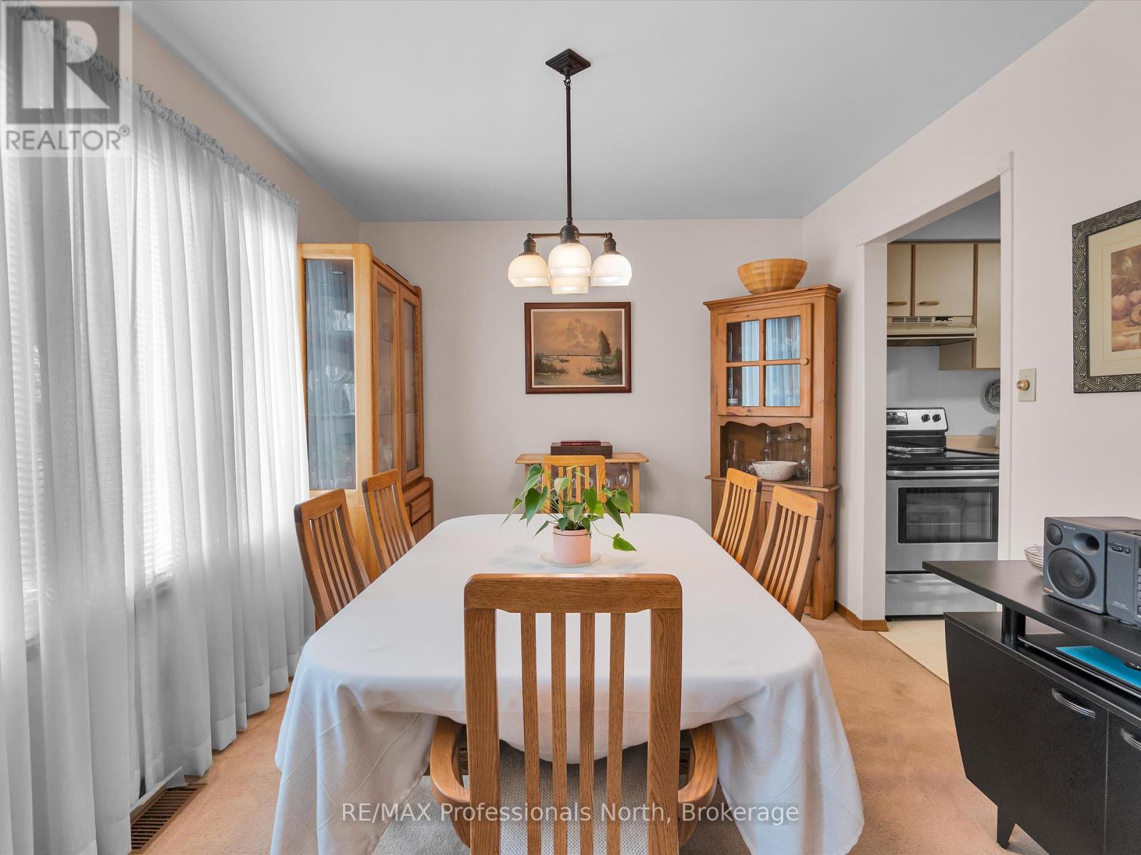 14 Duke Street, Muskoka Lakes, Ontario  P0B 1J0 - Photo 14 - X12328502