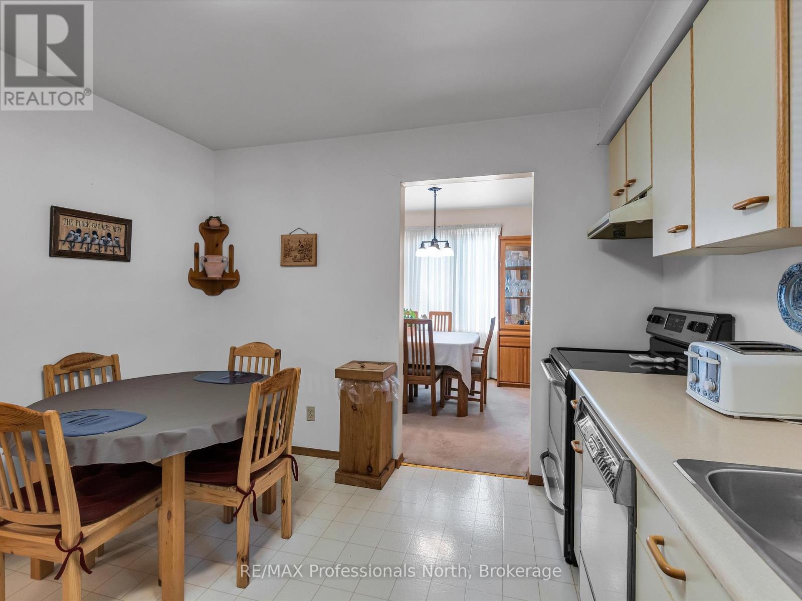 14 Duke Street, Muskoka Lakes, Ontario  P0B 1J0 - Photo 17 - X12328502