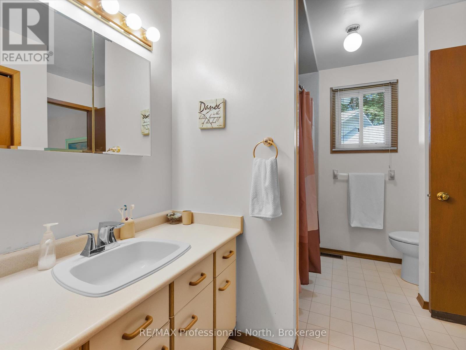 14 Duke Street, Muskoka Lakes, Ontario  P0B 1J0 - Photo 25 - X12328502