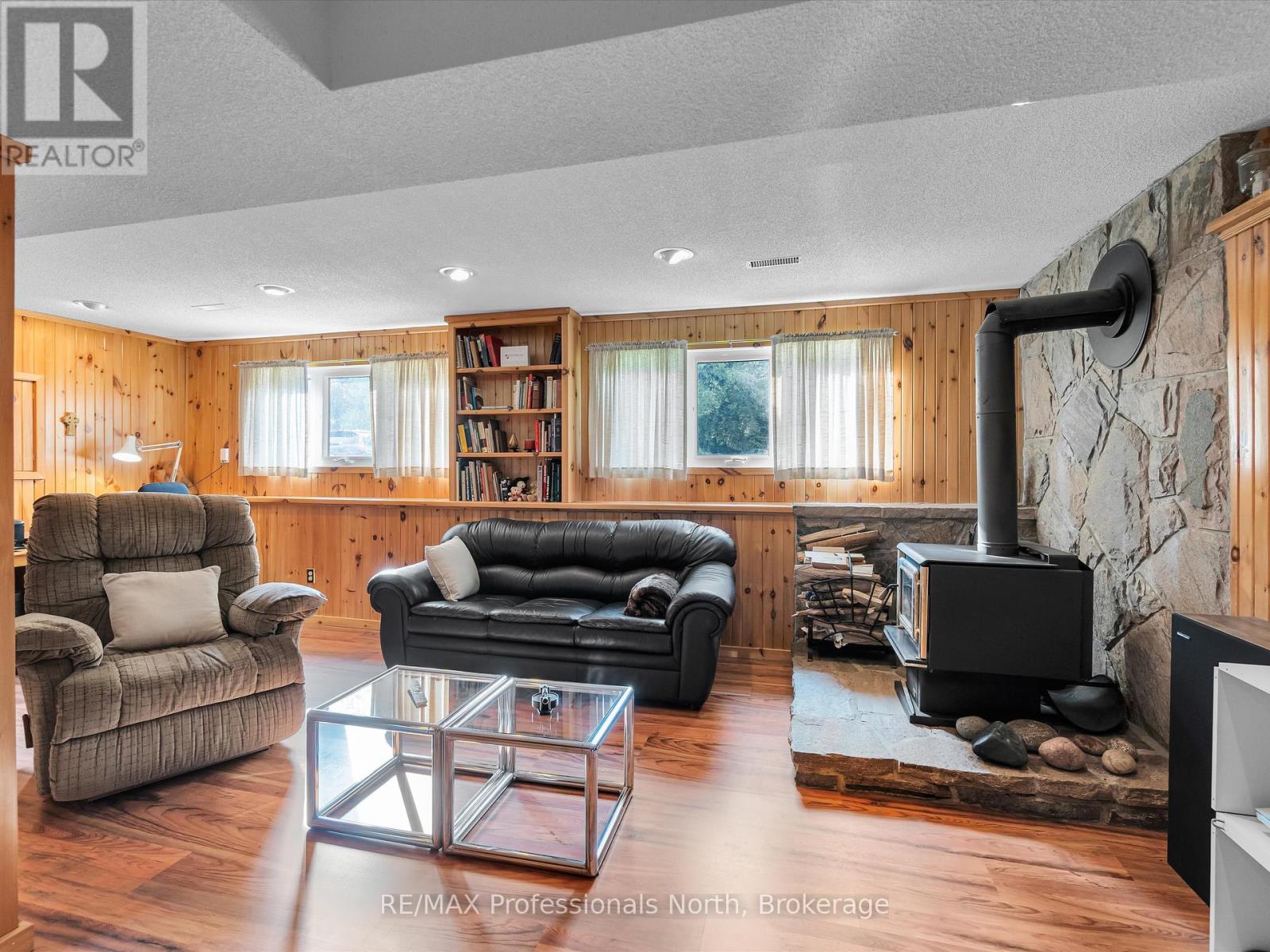 14 Duke Street, Muskoka Lakes, Ontario  P0B 1J0 - Photo 35 - X12328502