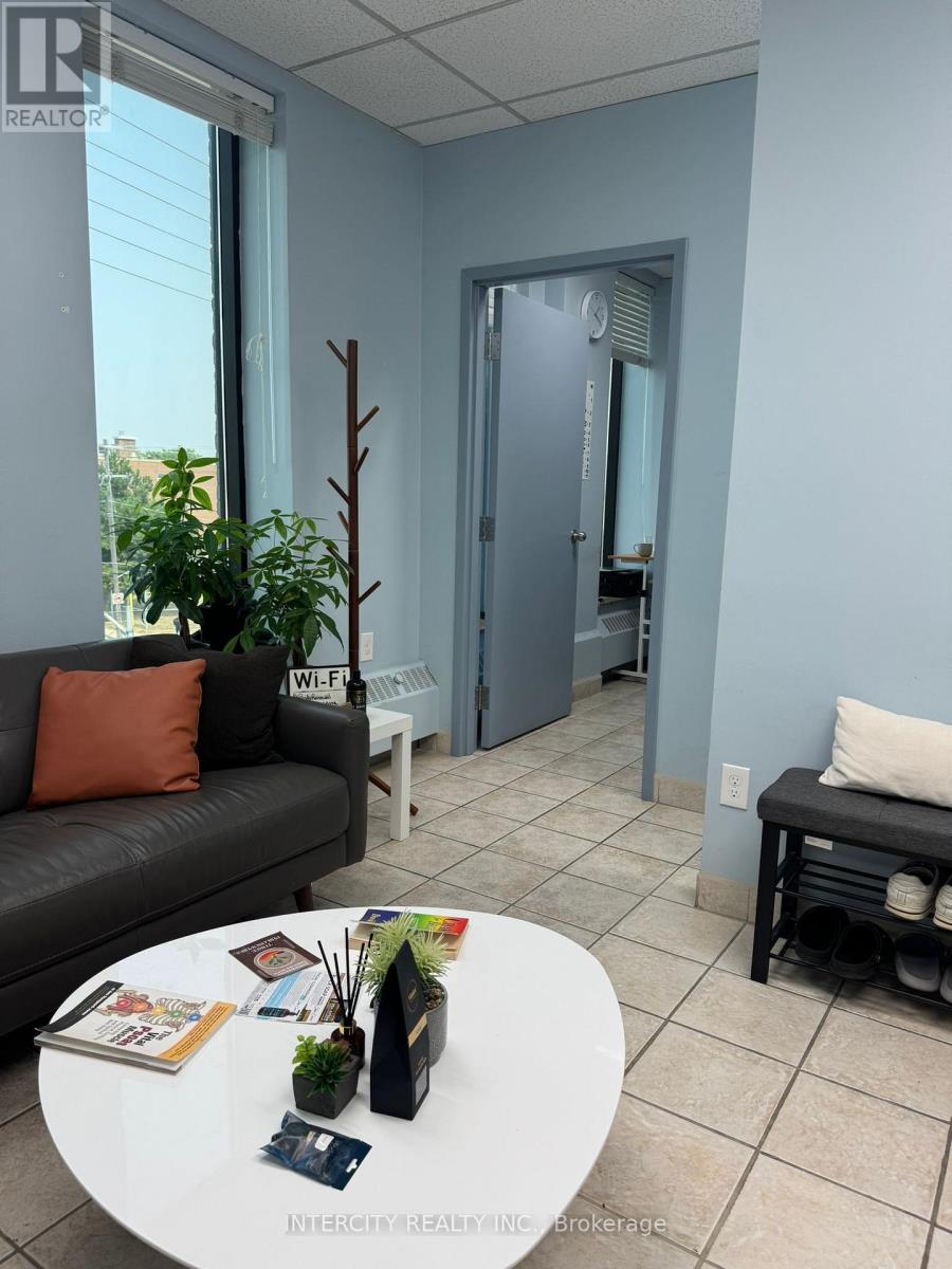 305 - 1017 Wilson Avenue, Toronto, Ontario  M3K 1Z1 - Photo 11 - W12328315