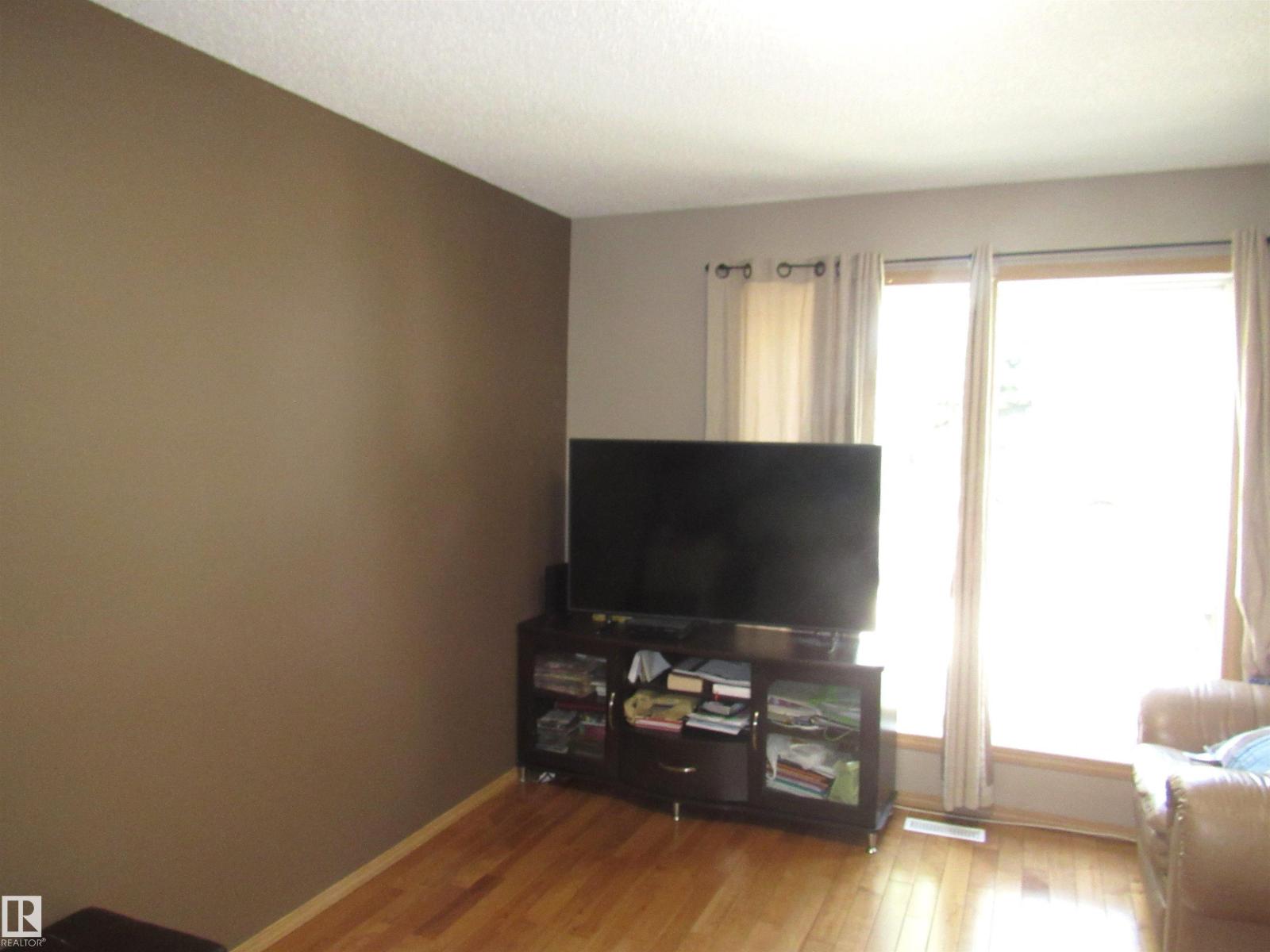 Property at #28 10909 106 ST NW image 4