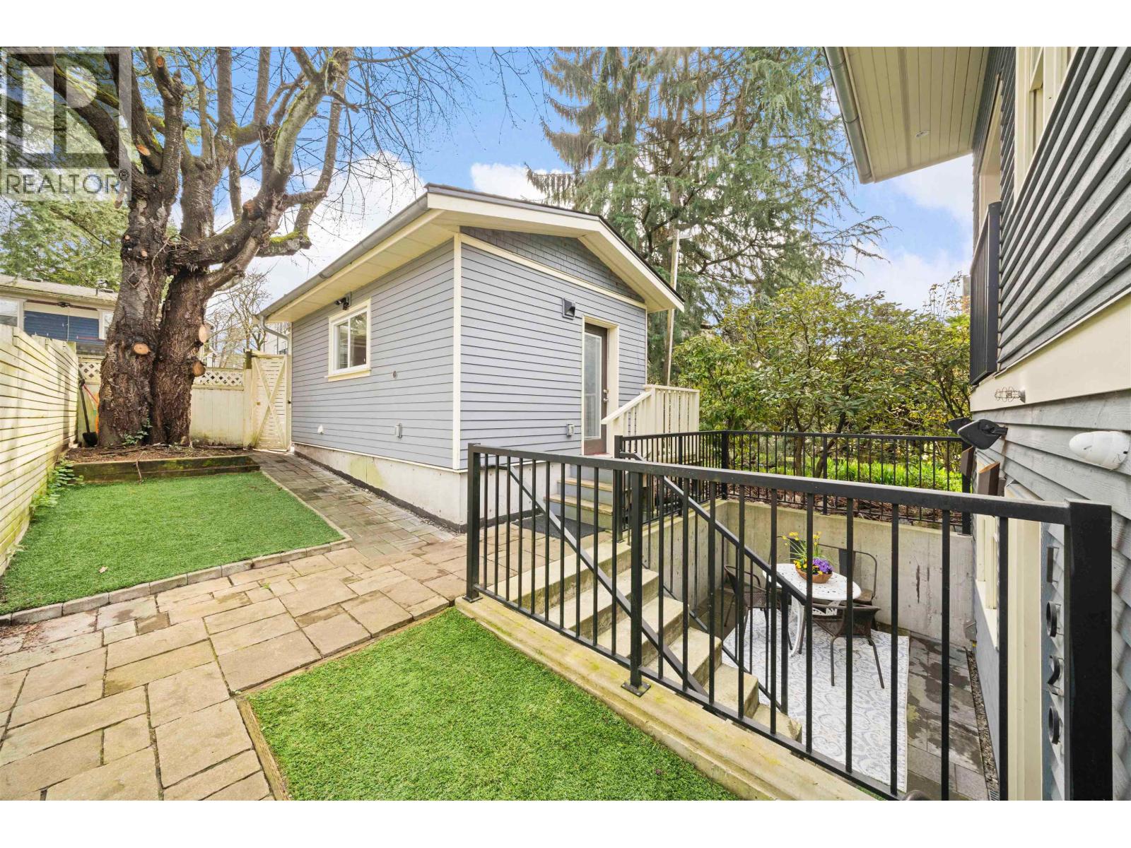 Property at 1020 ODLUM DRIVE image 3