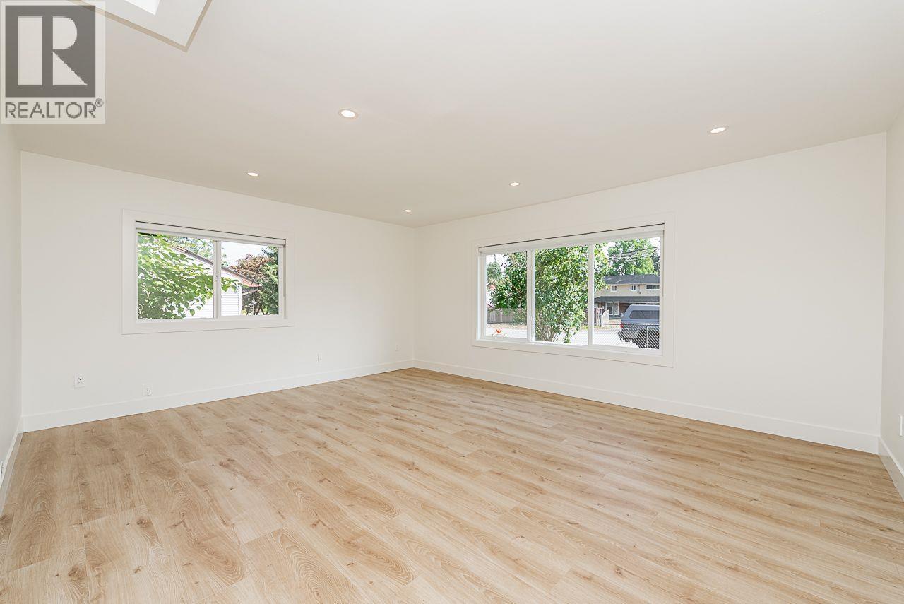 1741 Salisbury Avenue, Port Coquitlam, British Columbia  V3B 1X6 - Photo 6 - R3034063