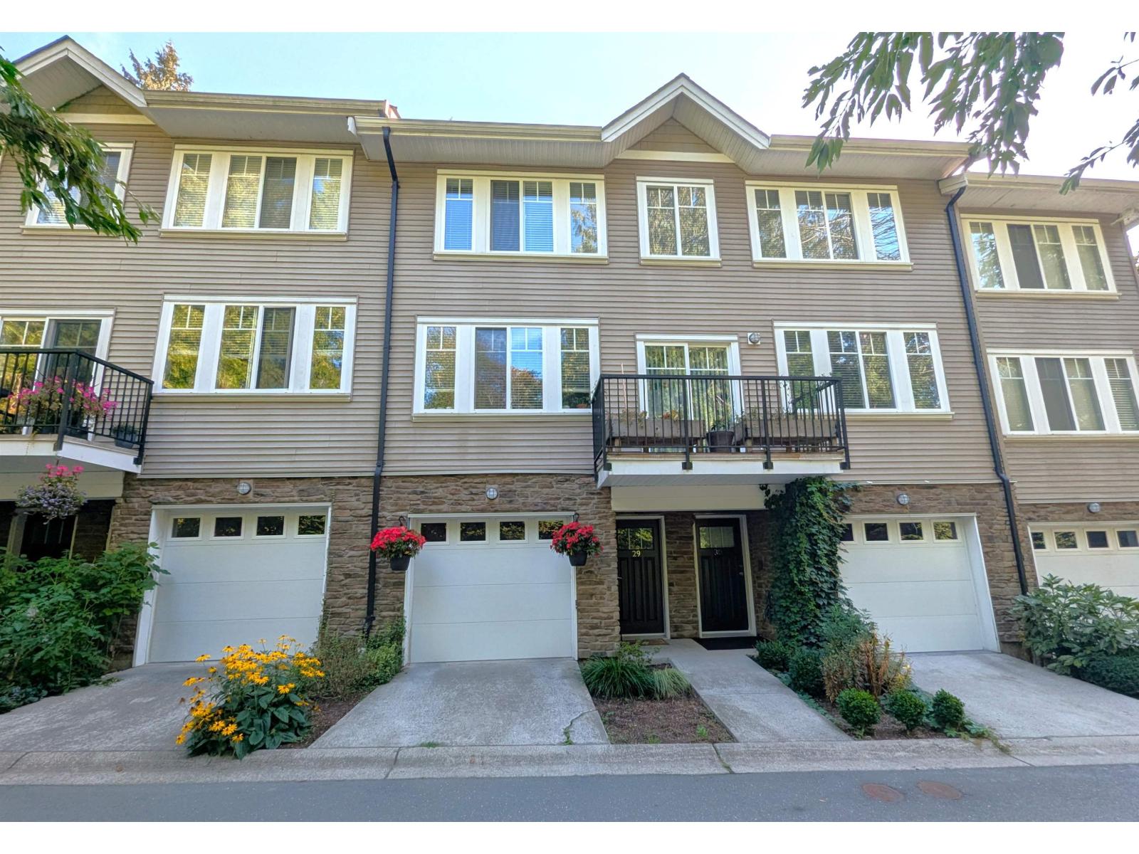 29 13864 Hyland Road, Surrey, British Columbia  V3W 2C3 - Photo 1 - R3034383