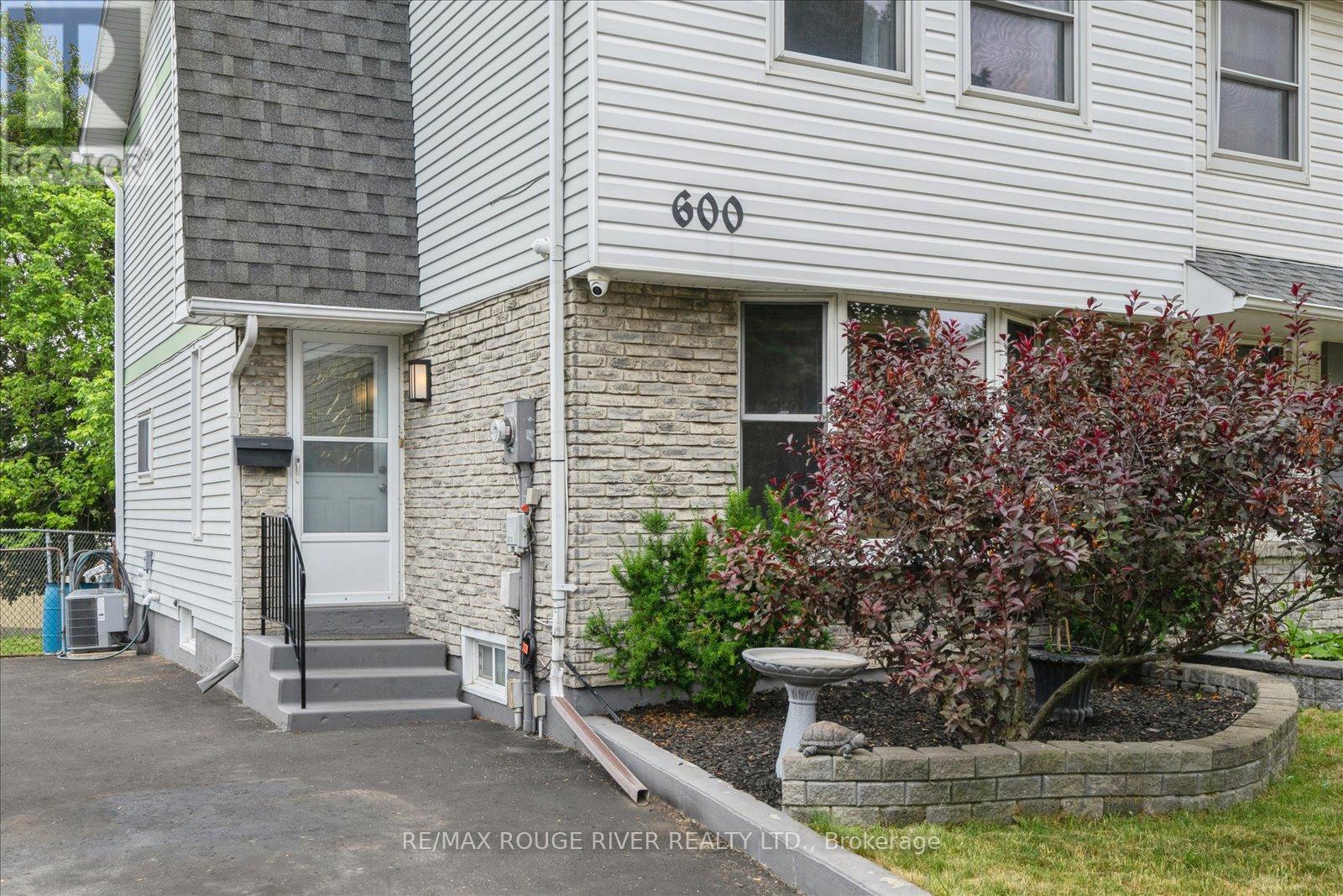 600 Galahad Drive, Oshawa, Ontario  L1K 1M2 - Photo 5 - E12328565