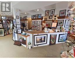 922 SIMCOE STREET, Oshawa, Ontario