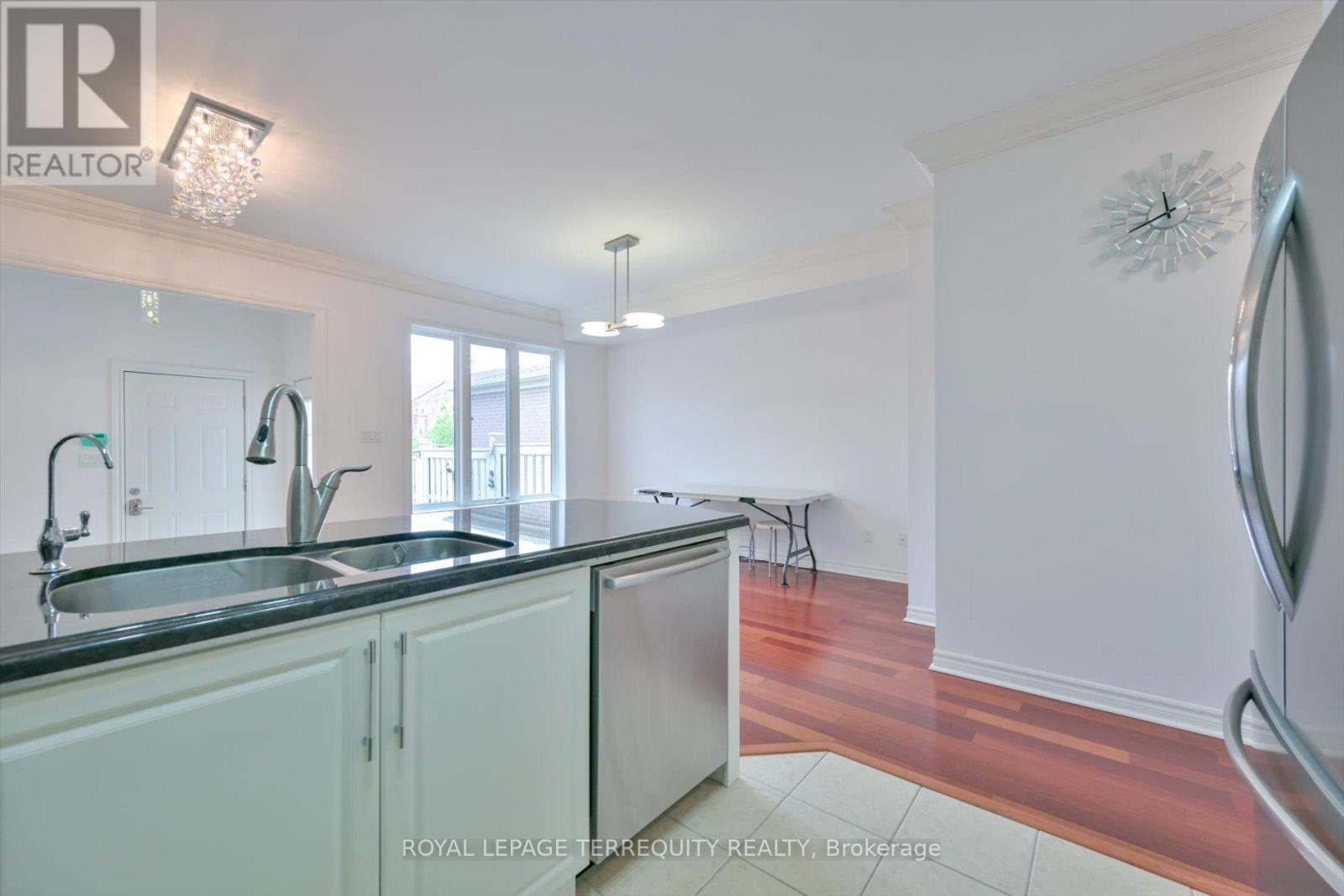 10461 Woodbine Avenue, Markham, Ontario  L6C 0K4 - Photo 11 - N12328489