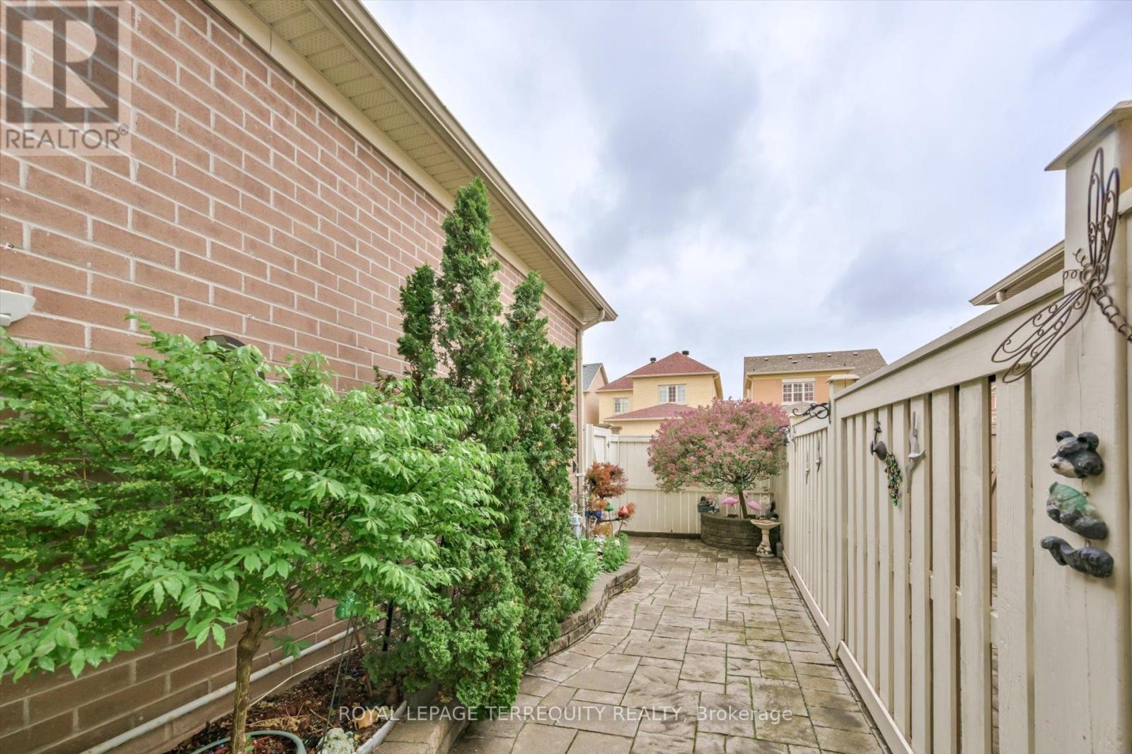 10461 Woodbine Avenue, Markham, Ontario  L6C 0K4 - Photo 33 - N12328489
