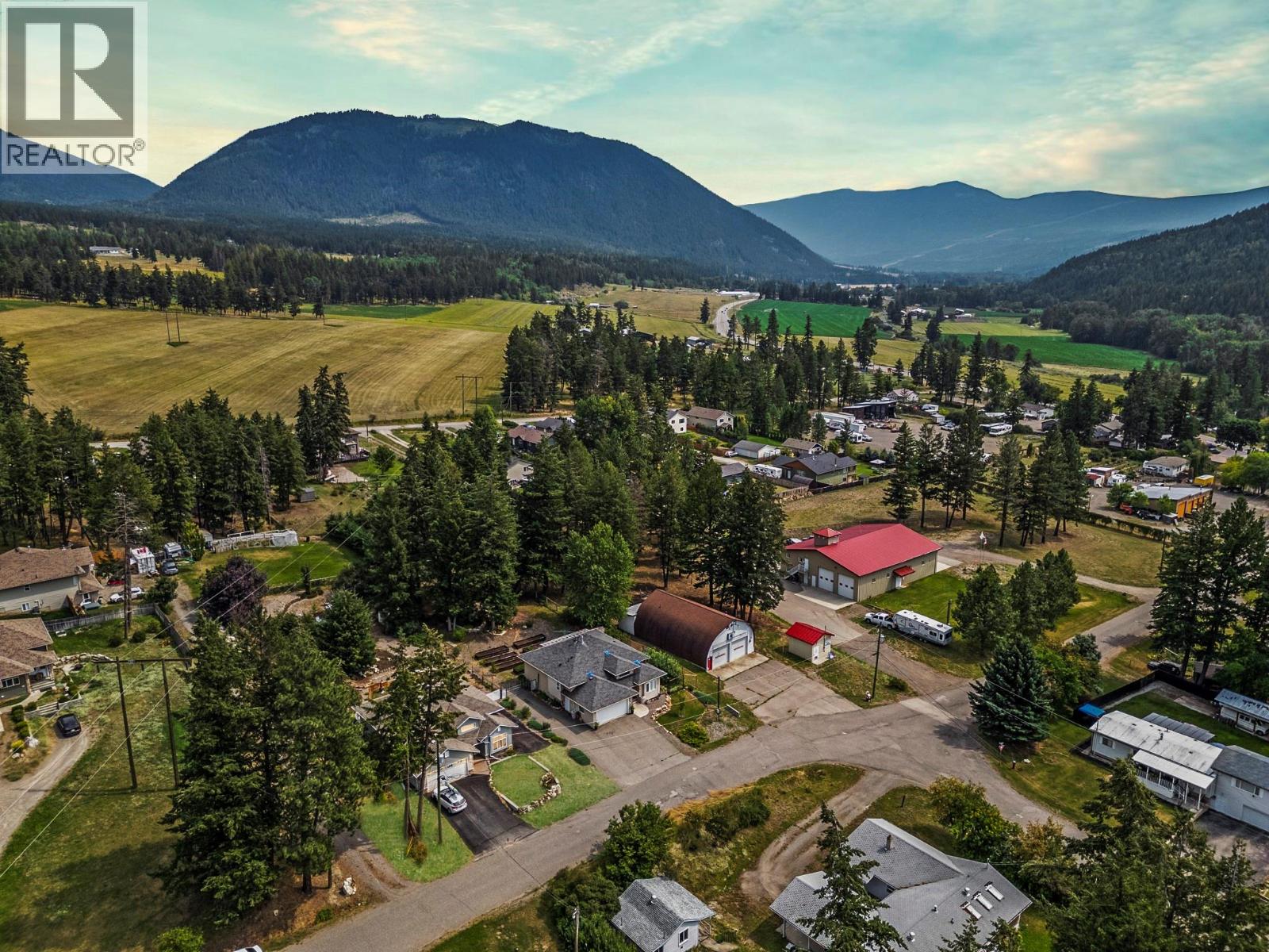 2907 Gyp Road, falkland, British Columbia