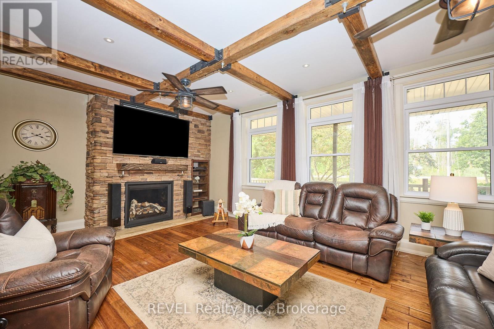 740 Highway 20, Pelham, Ontario  L0S 1C0 - Photo 10 - X12328675