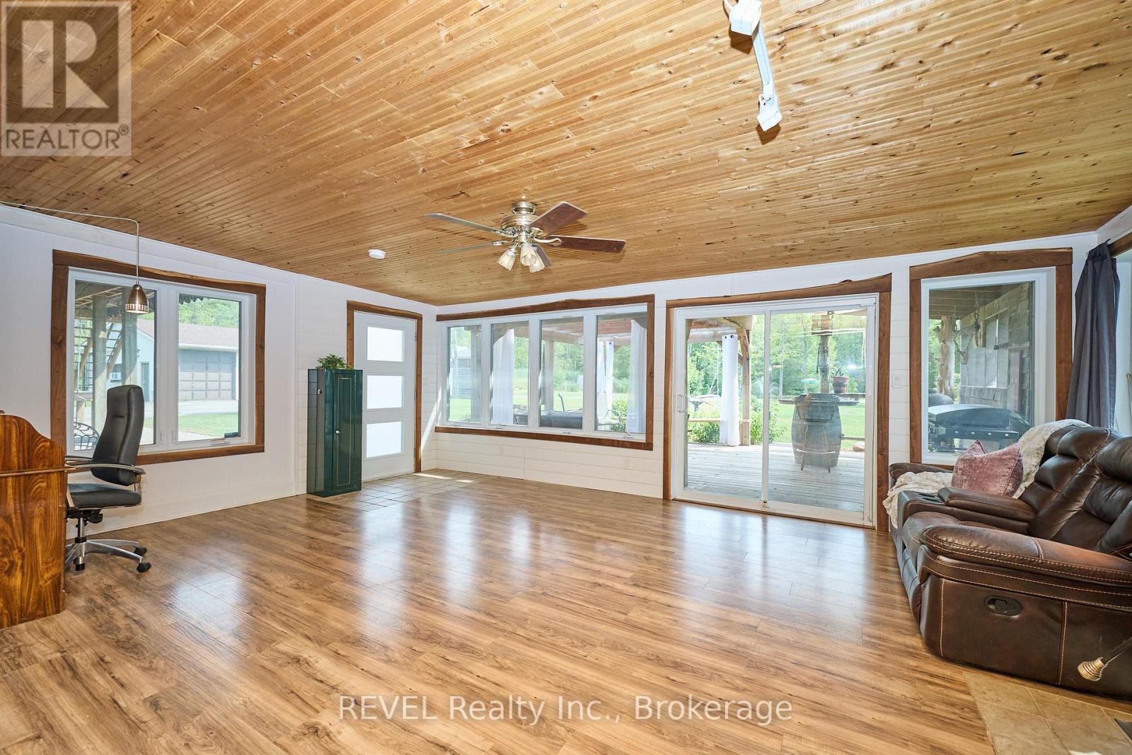 740 Highway 20, Pelham, Ontario  L0S 1C0 - Photo 18 - X12328675