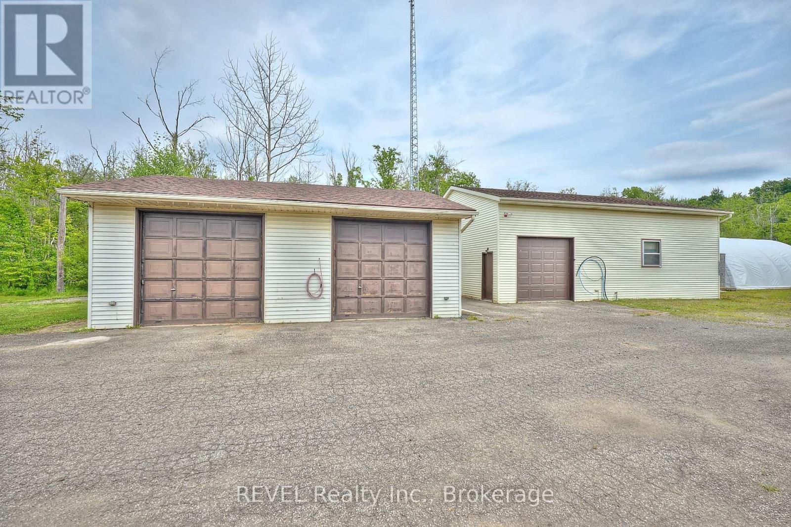740 Highway 20, Pelham, Ontario  L0S 1C0 - Photo 3 - X12328675