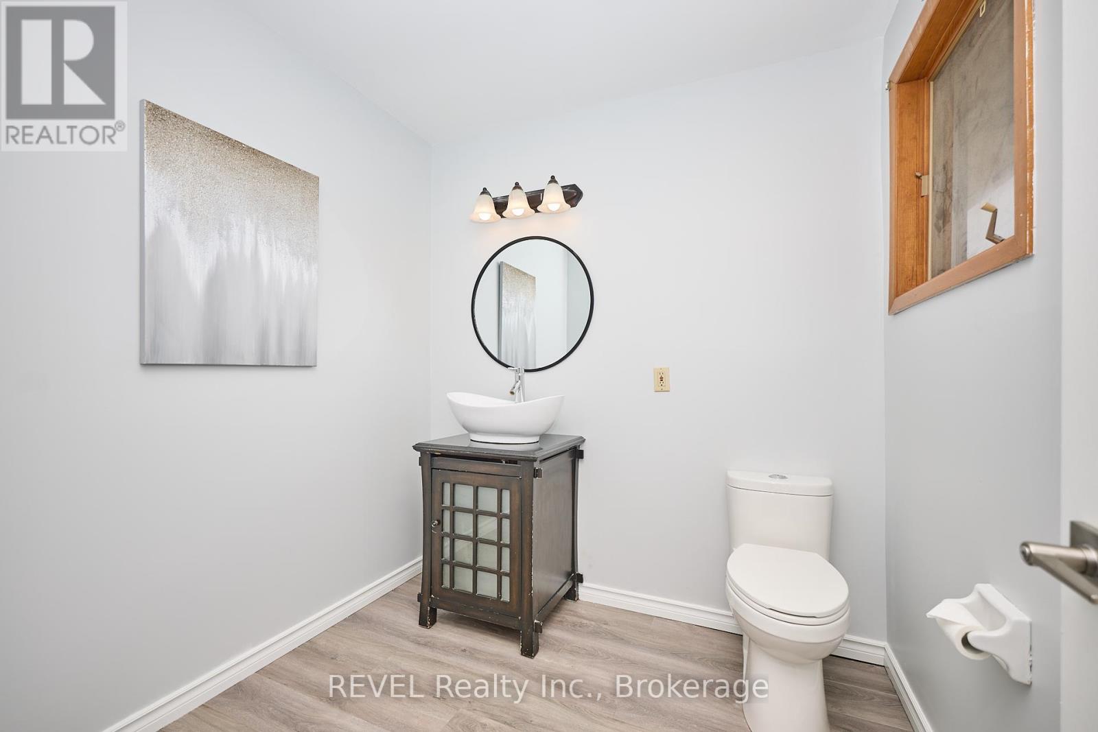 740 Highway 20, Pelham, Ontario  L0S 1C0 - Photo 34 - X12328675