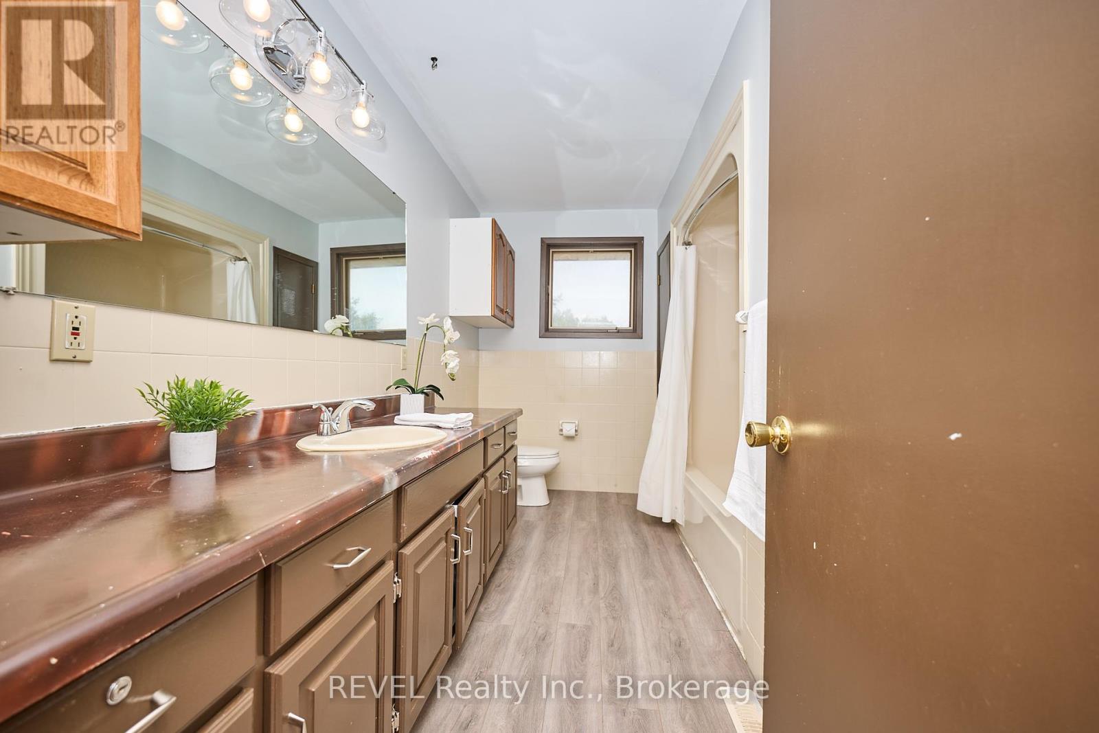 740 Highway 20, Pelham, Ontario  L0S 1C0 - Photo 41 - X12328675