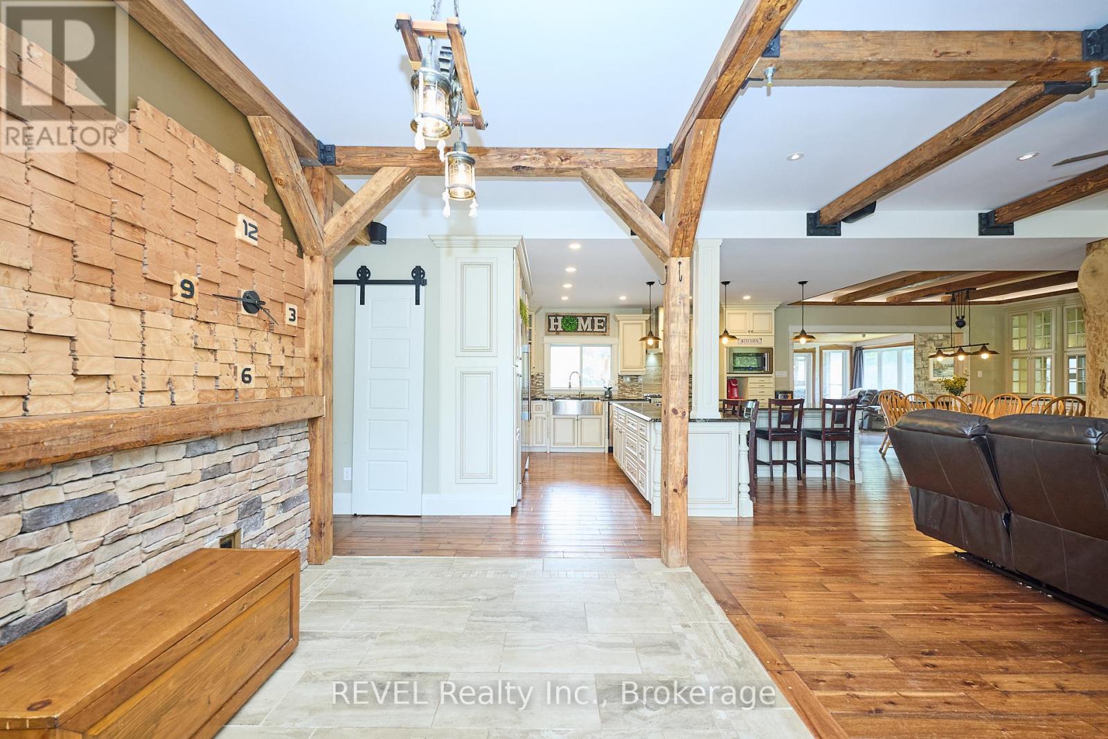 740 Highway 20, Pelham, Ontario  L0S 1C0 - Photo 8 - X12328675